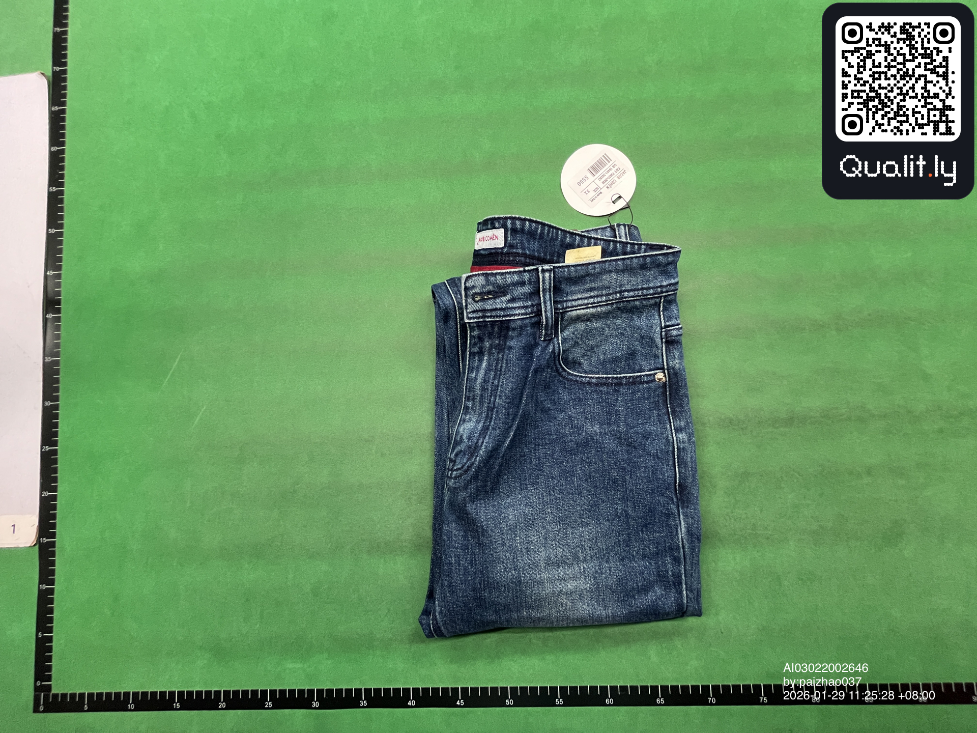 Blugi — fotografie QC 1 din 4