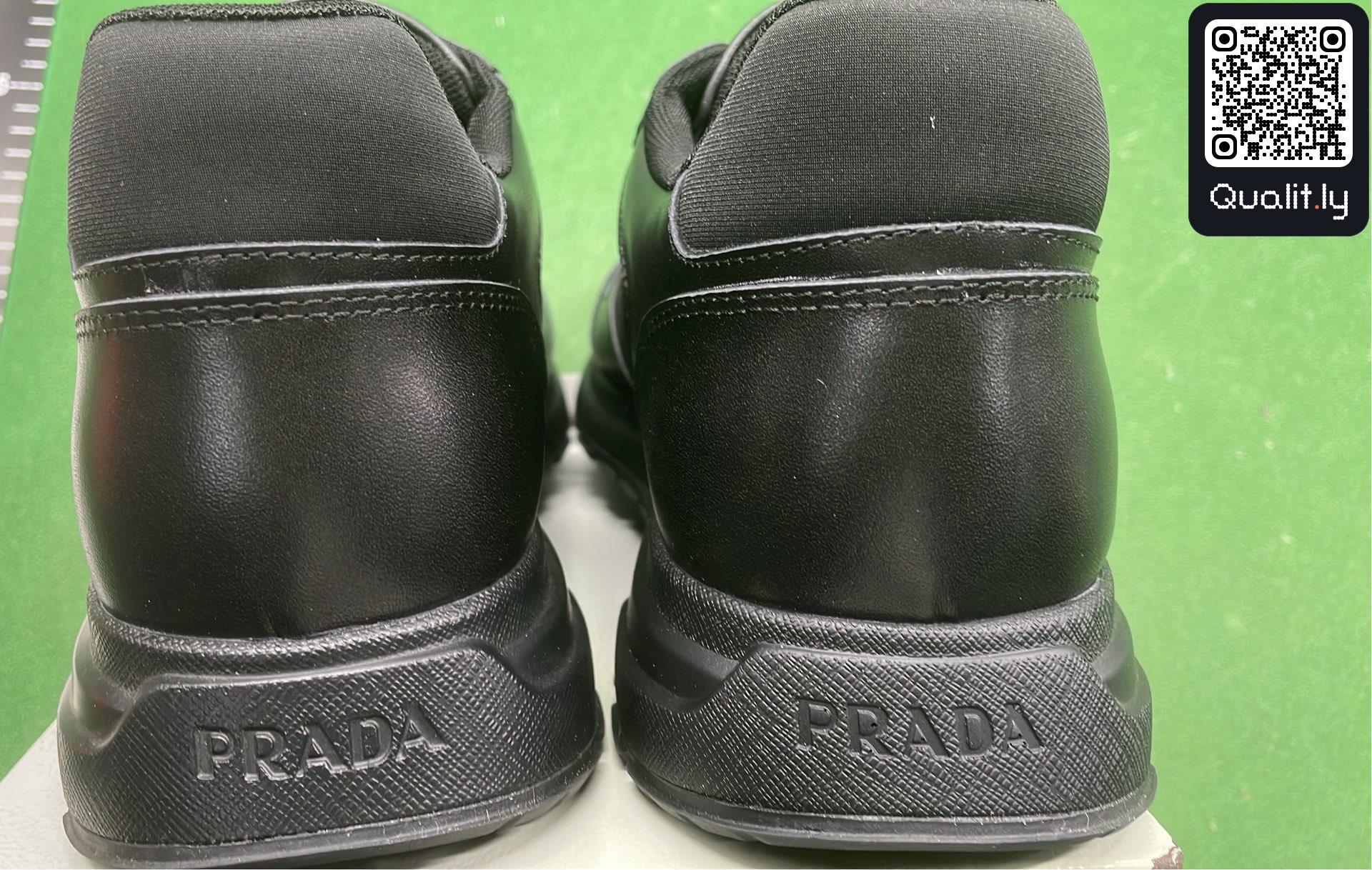 Sneakers — QC-foto 3 van 88