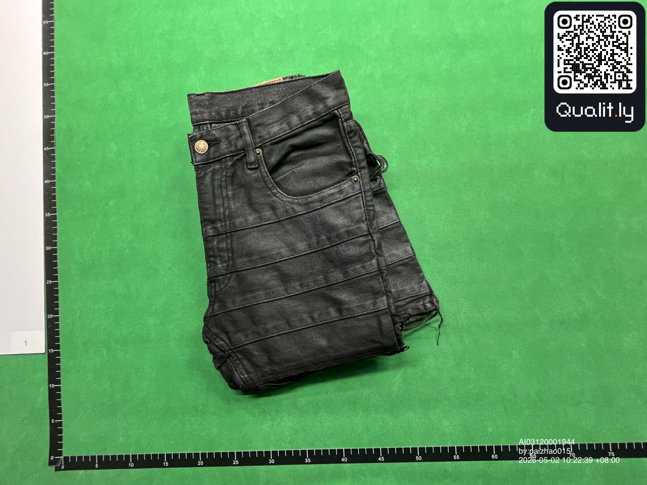 Jeans — foto QC 1 di 10