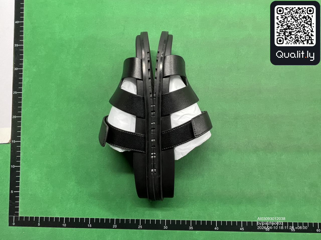 Claquettes — photo QC 3 sur 30