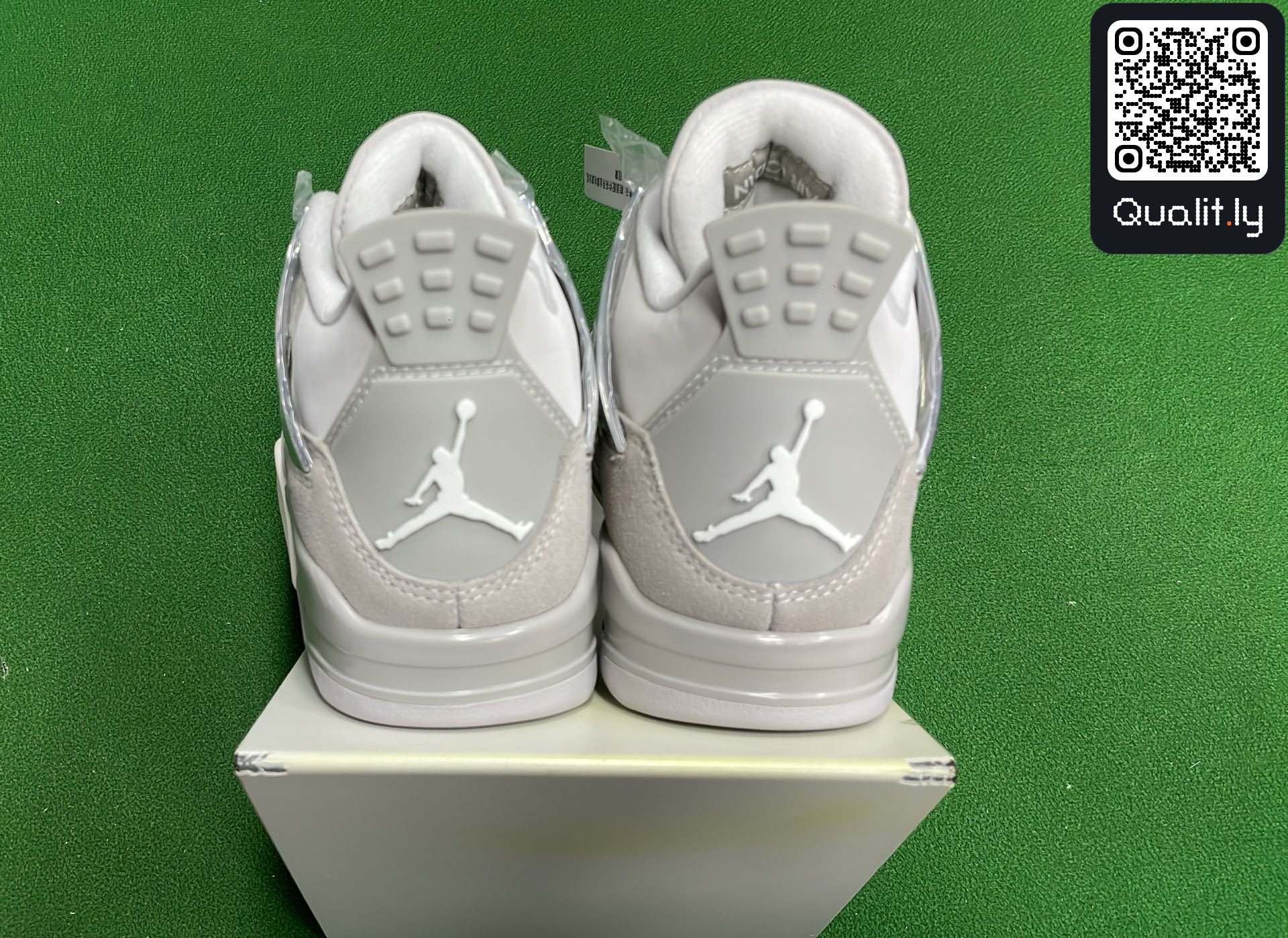 Sneakers QC photo 3 of 155