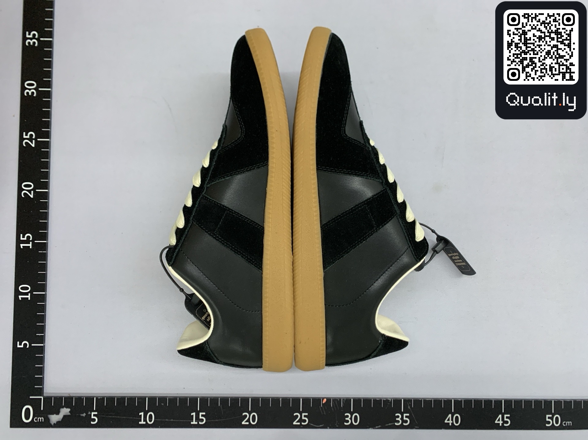 Sneaker — QC-Foto 3 von 231