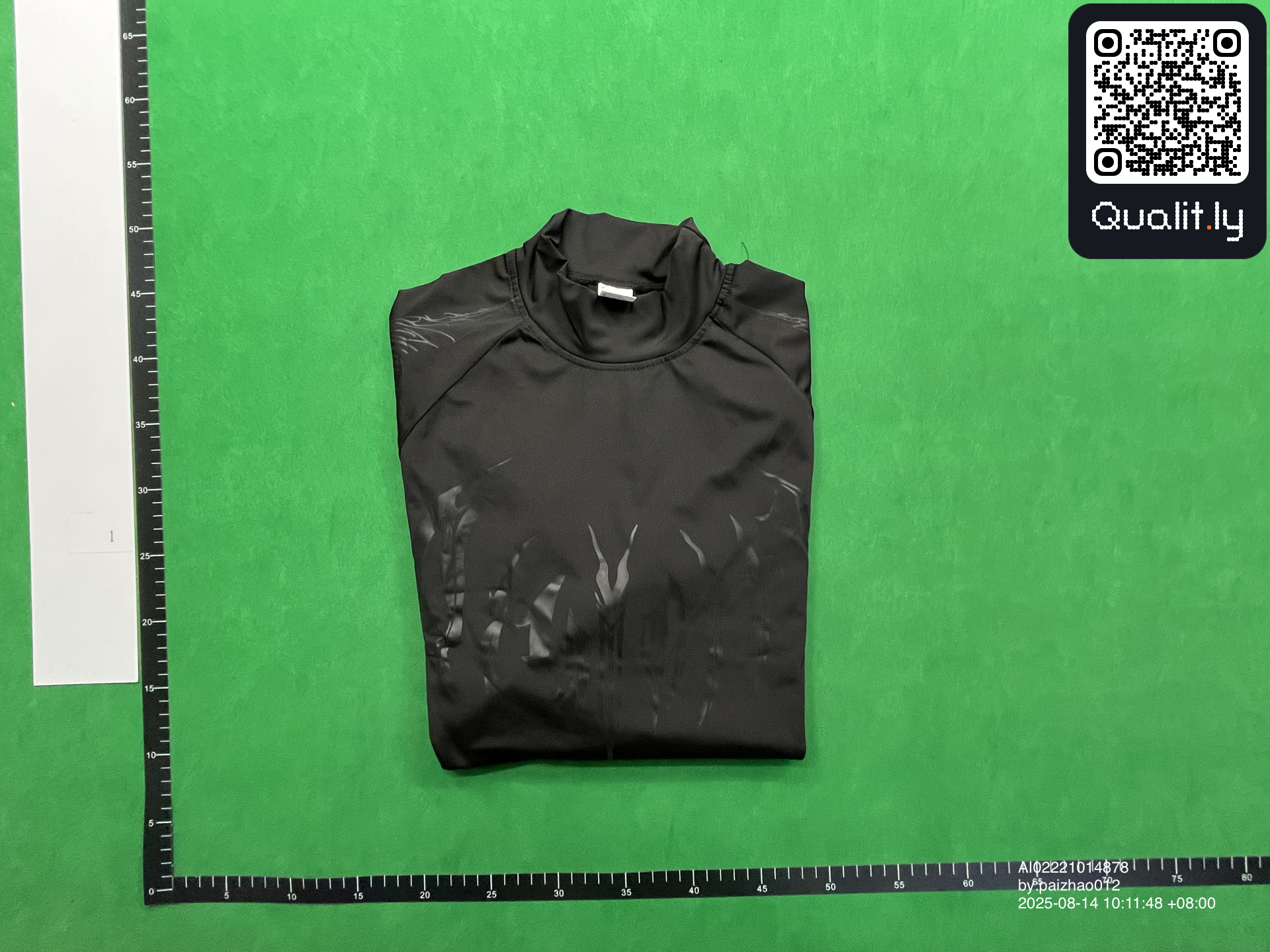 Camiseta — foto QC 1 de 4