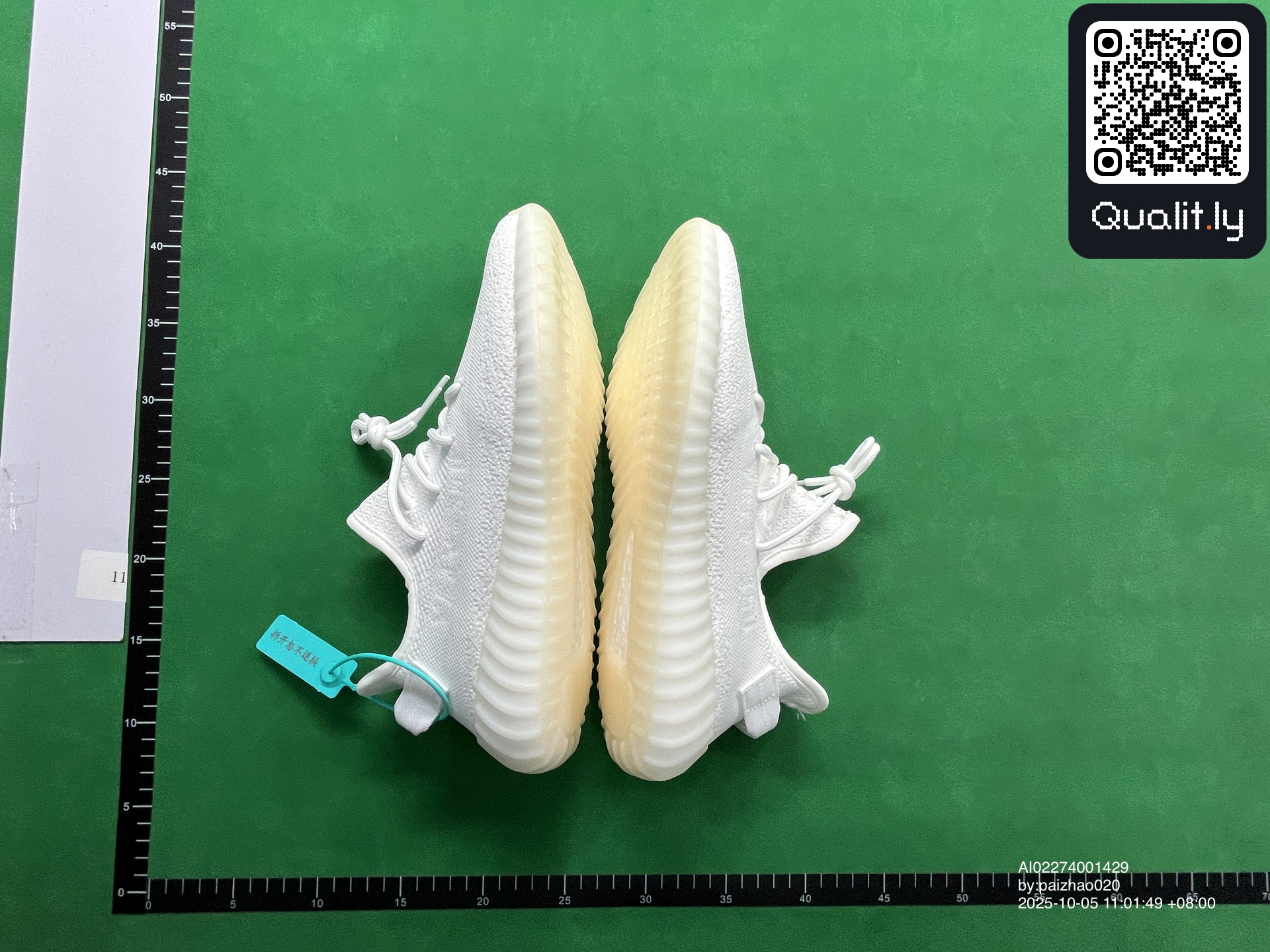 Sneakers — foto QC 2 di 10