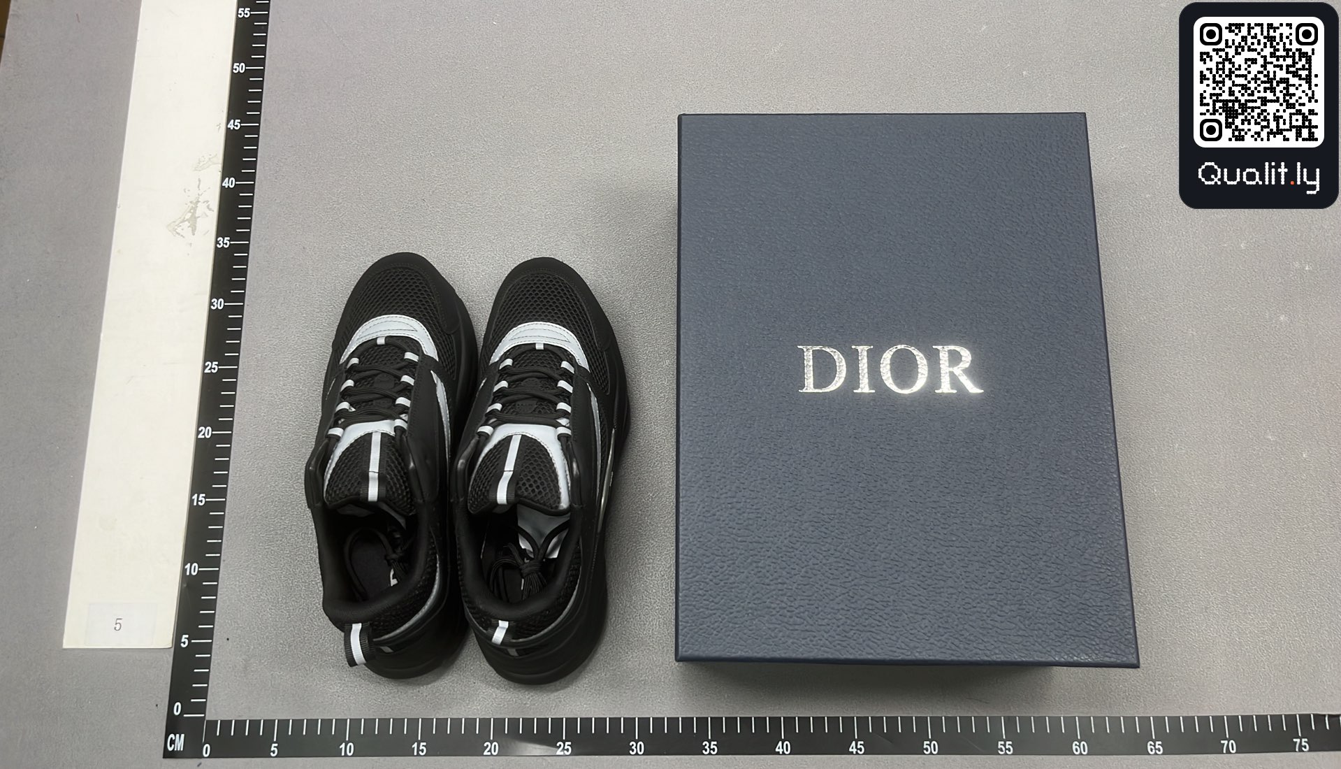 Sneakers QC photo 1 of 222