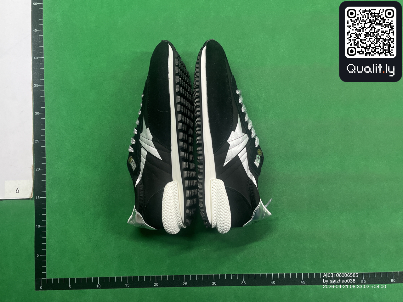 Sneakers QC photo 2 of 6