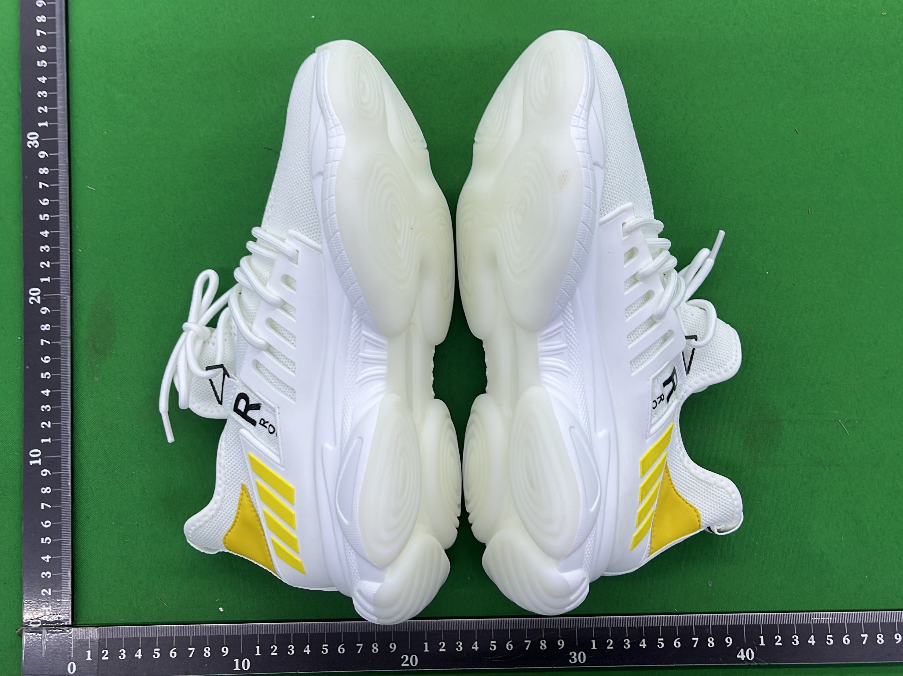 Sneakers QC photo 2 of 6