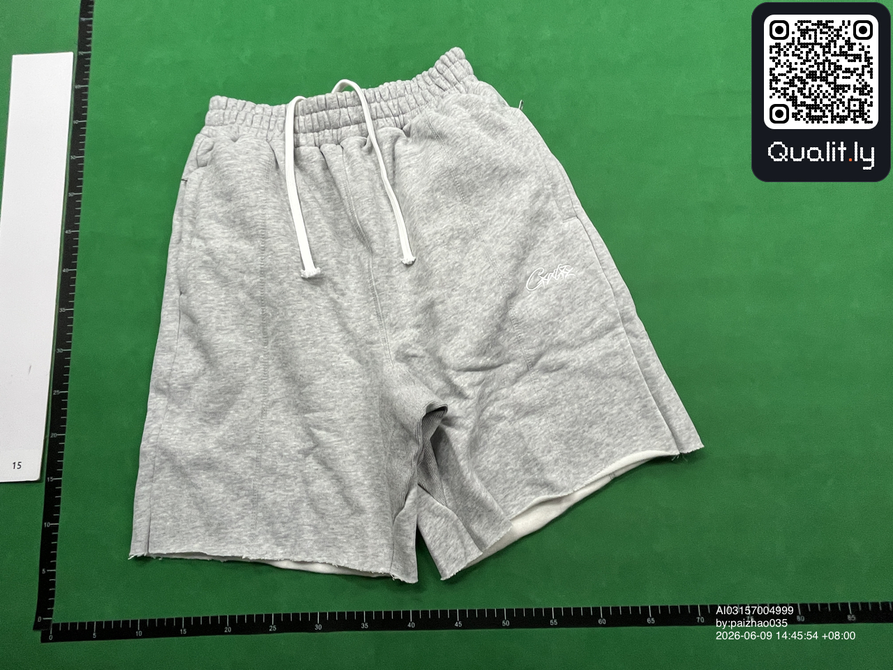 Pantaloni scurți — fotografie QC 3 din 34