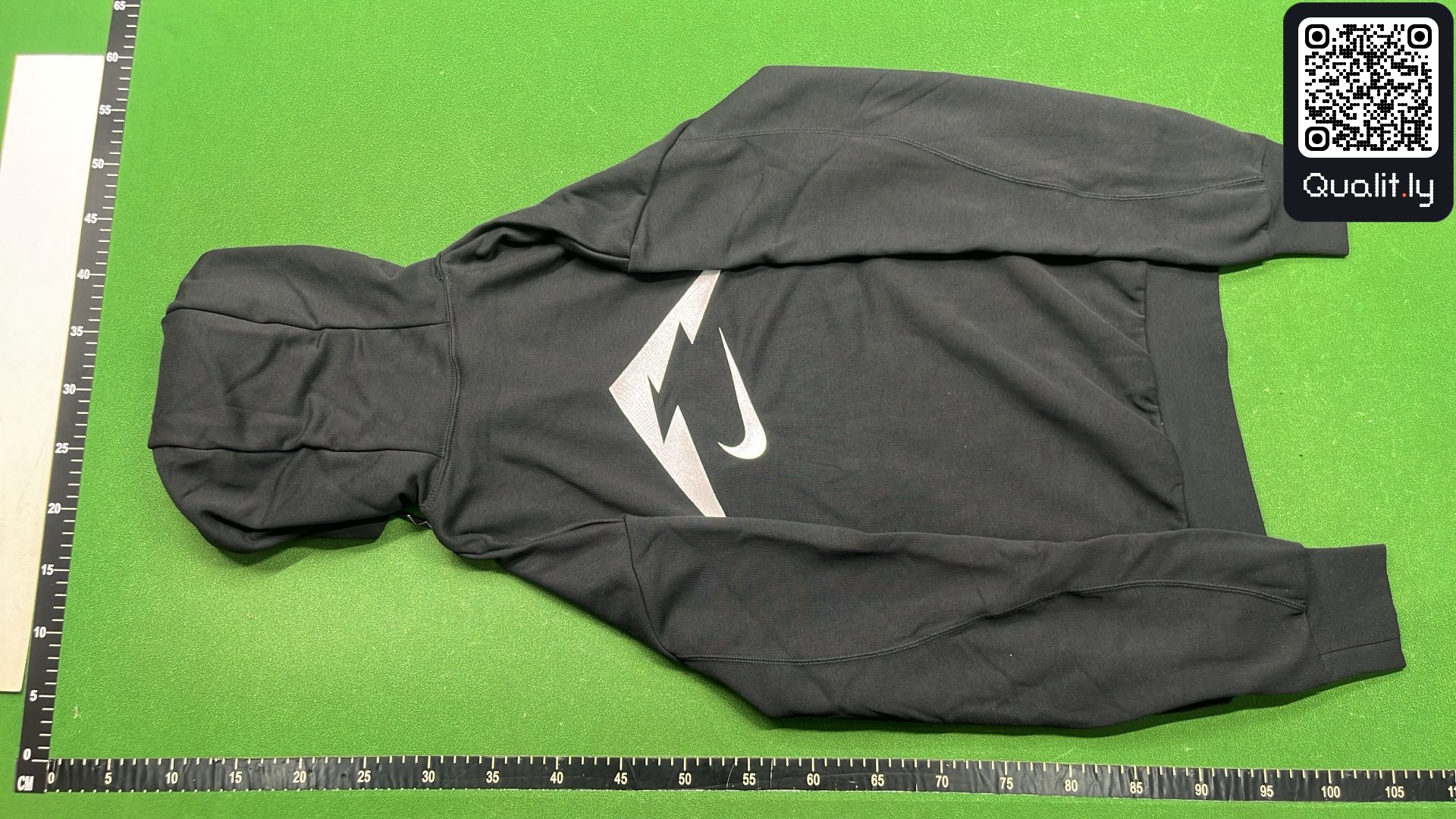 Hoodie QC photo 3 of 4