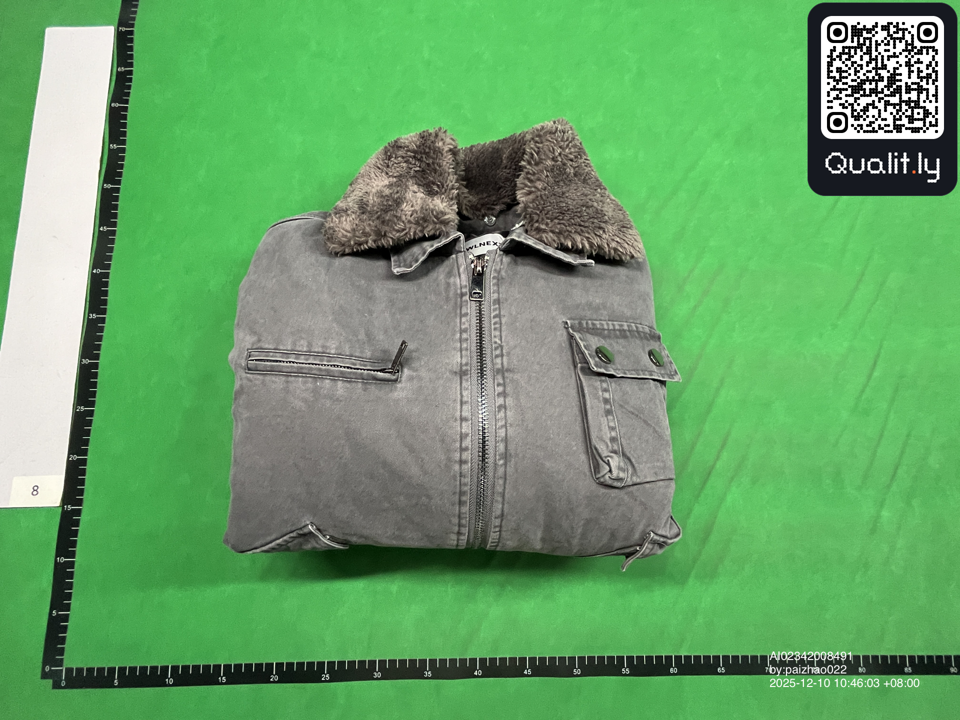 Veste — photo QC 1 sur 8