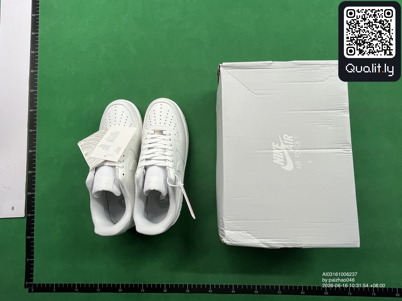 Sneakers QC photo 1 of 182