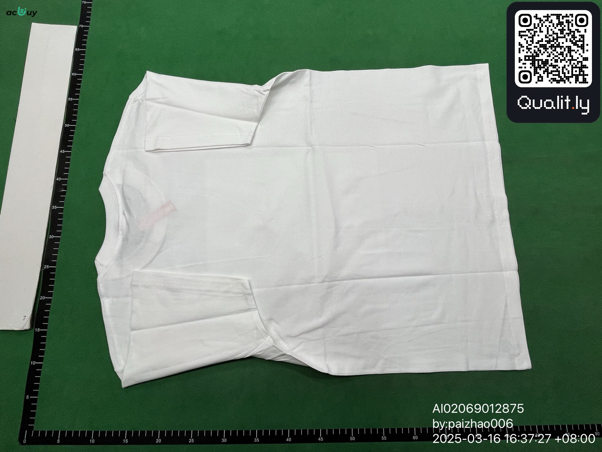 T-shirt — foto QC 2 di 4