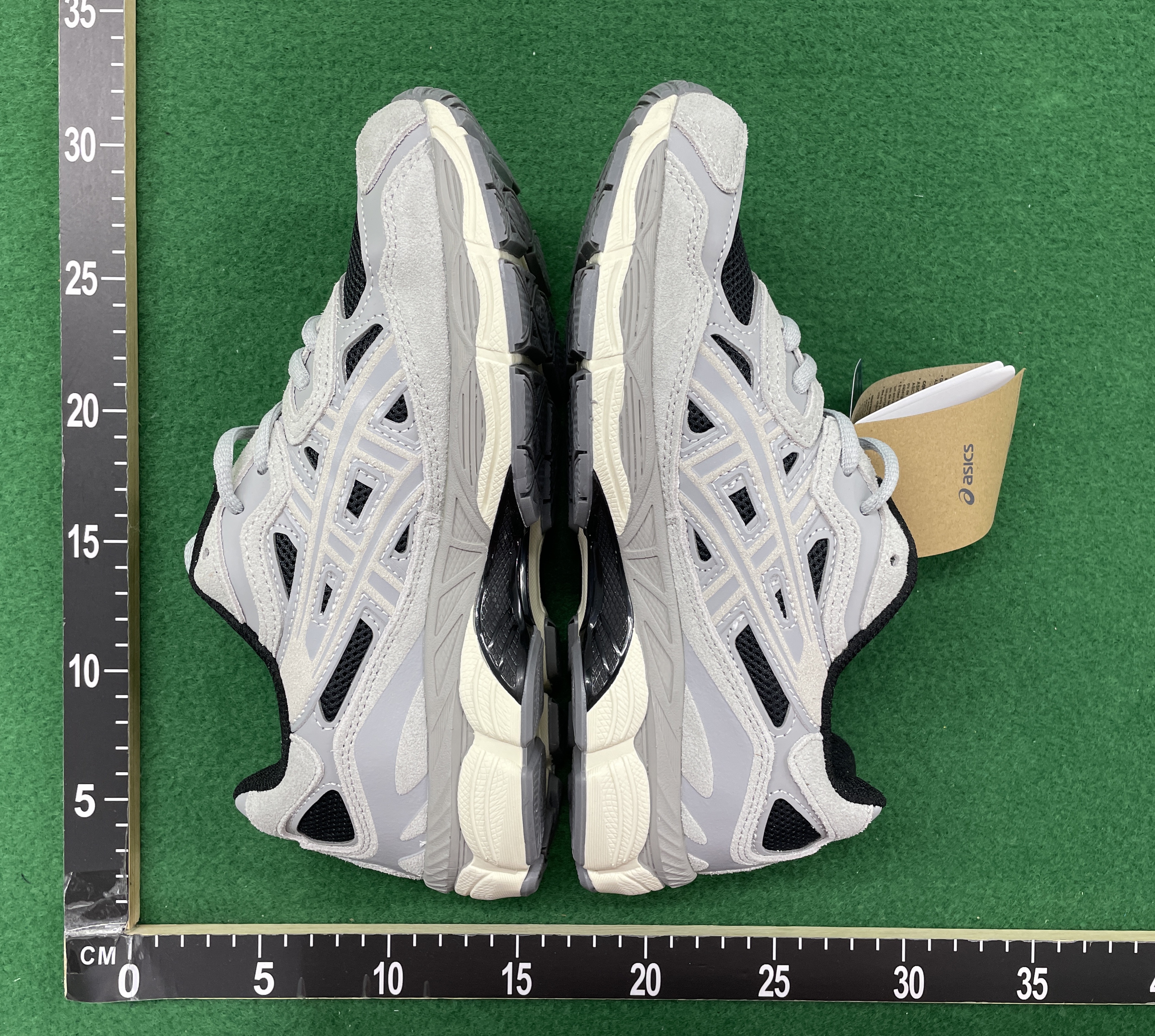 Sneakers QC photo 3 of 18