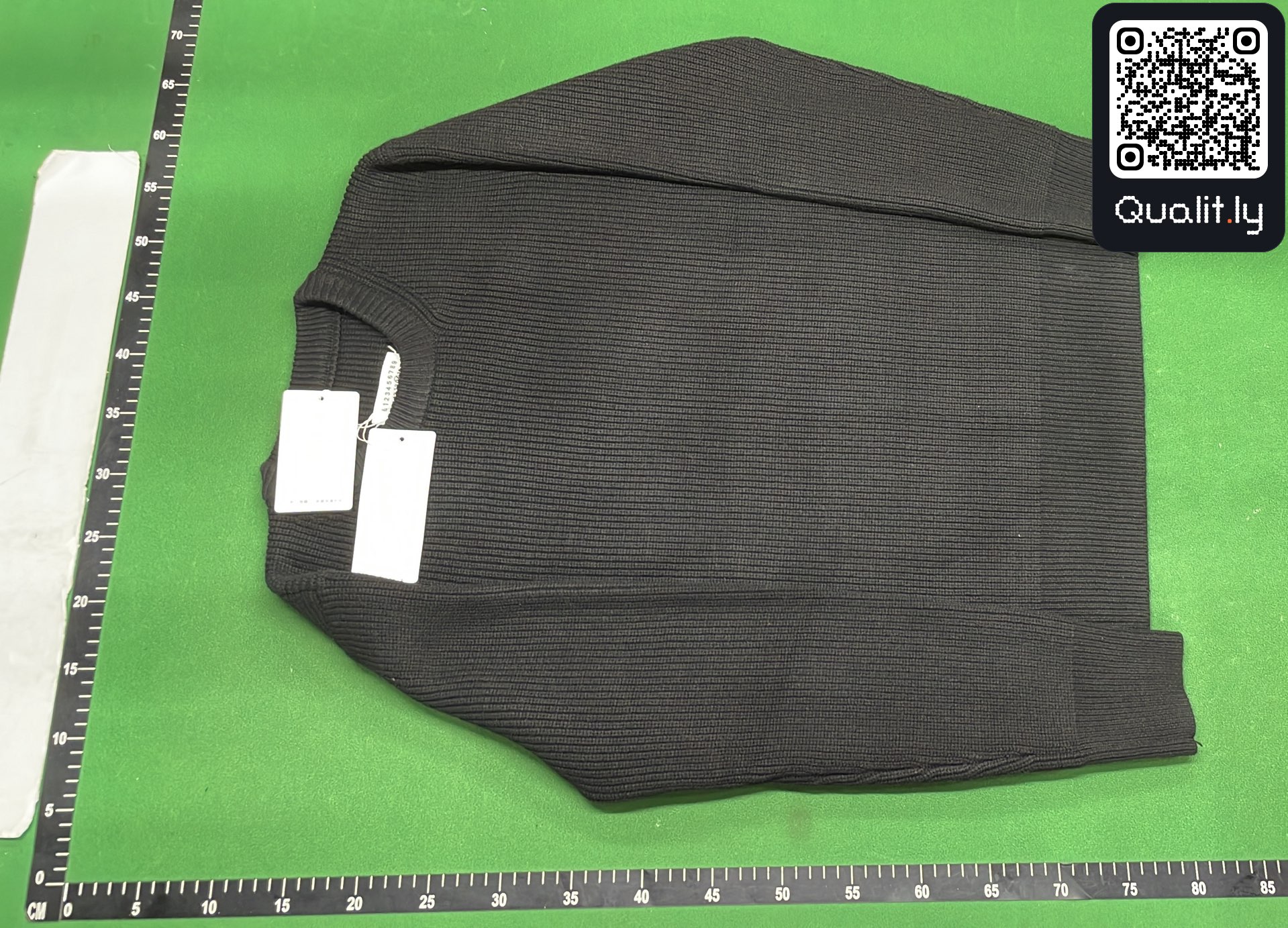 Sweater QC photo 2 of 50