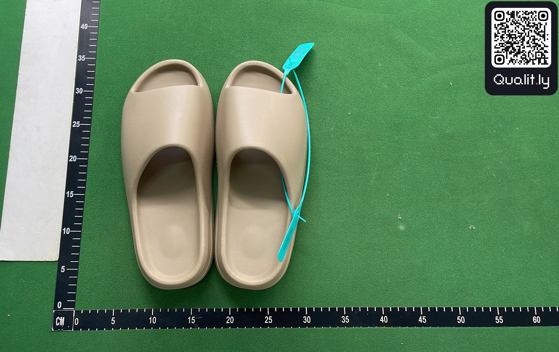 Slides QC photo 1 of 45