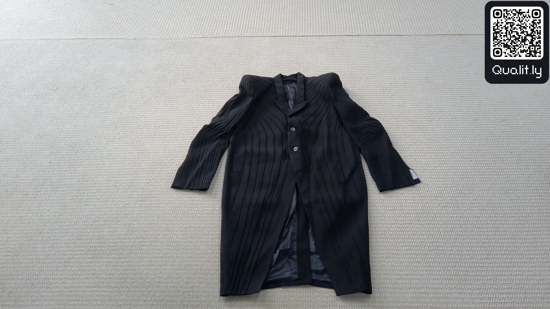 Jacket QC photo 1 of 11