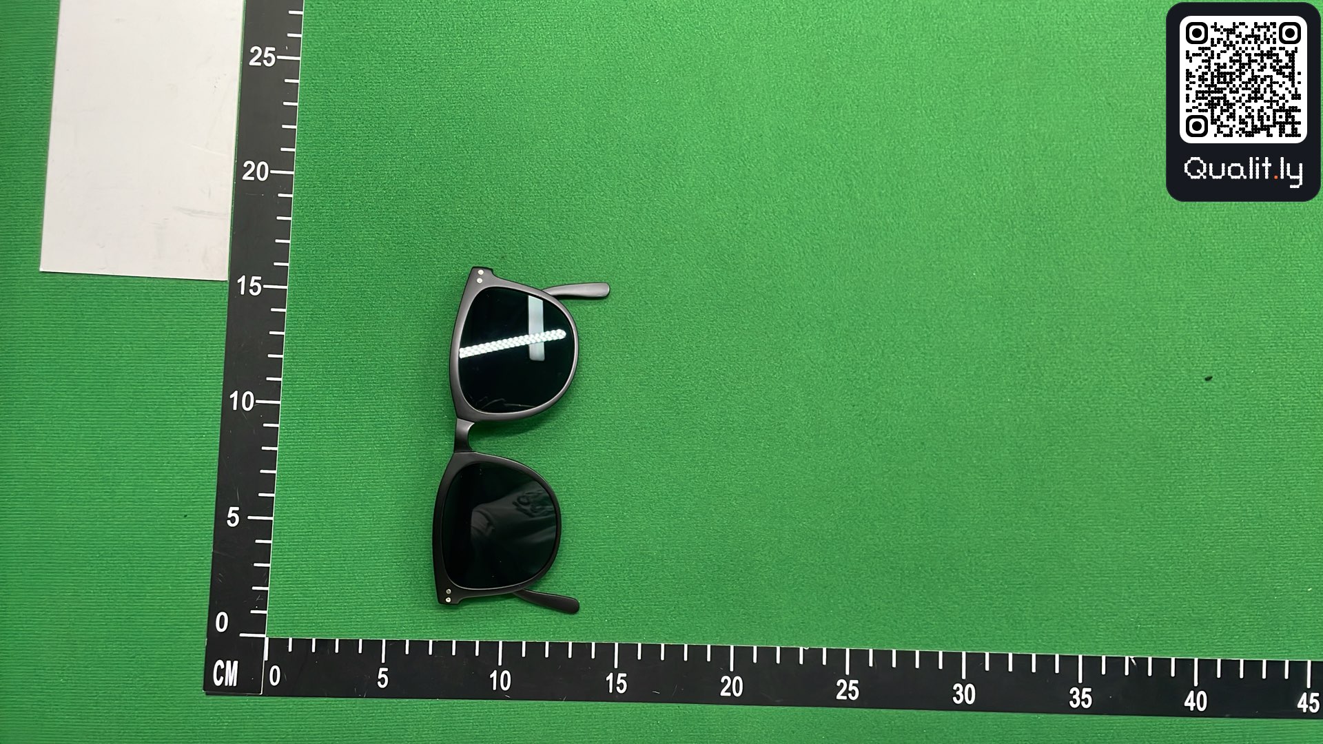Sunglasses QC photo 1 of 3
