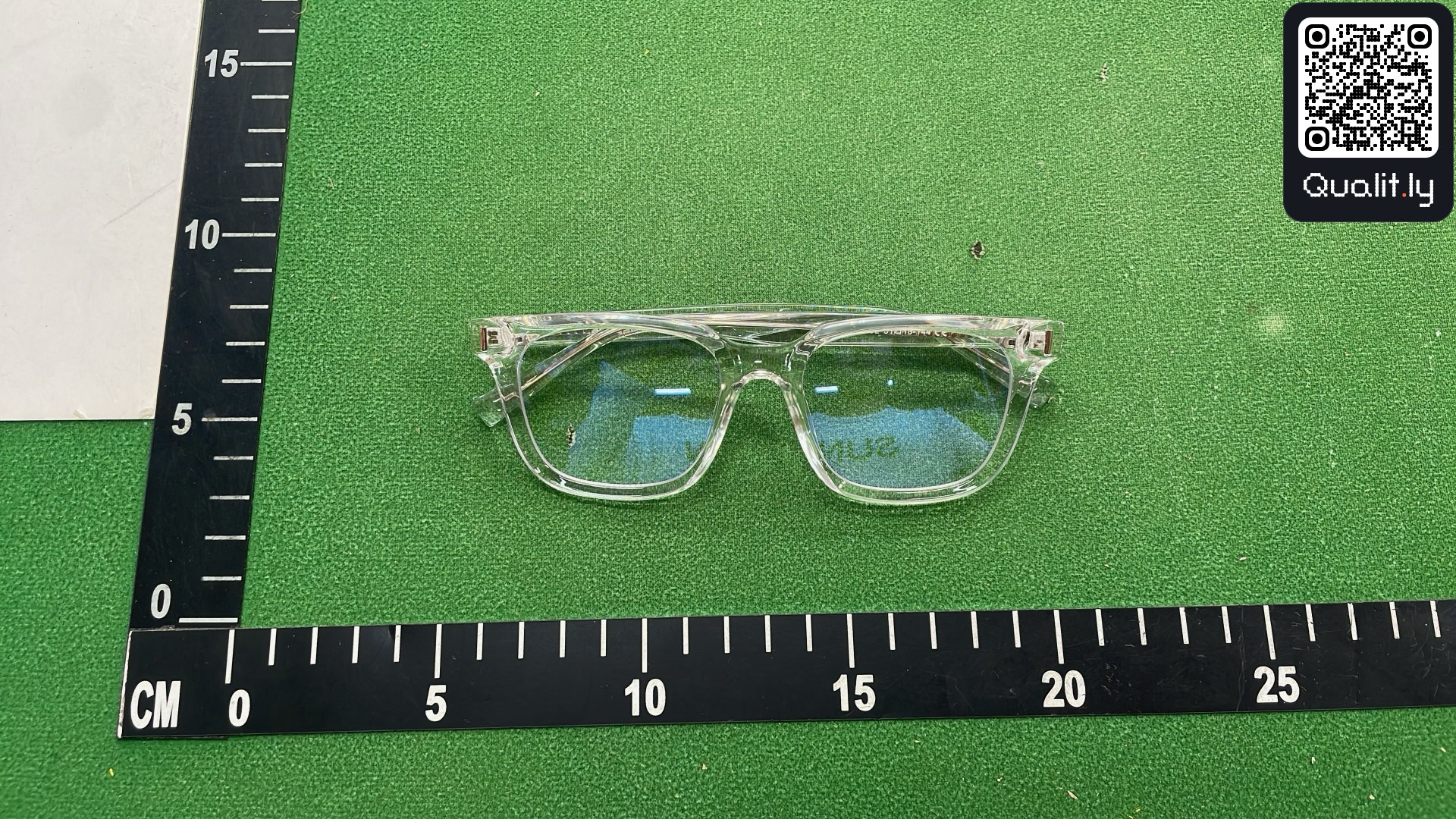 Sonnenbrille — QC-Foto 1 von 24