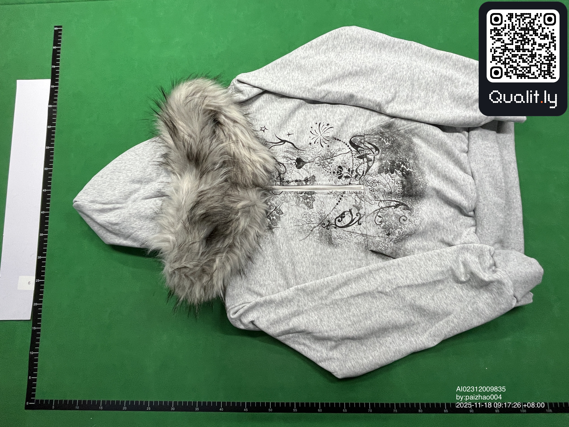 Bluza z kapturem — zdjęcie QC 3 z 4