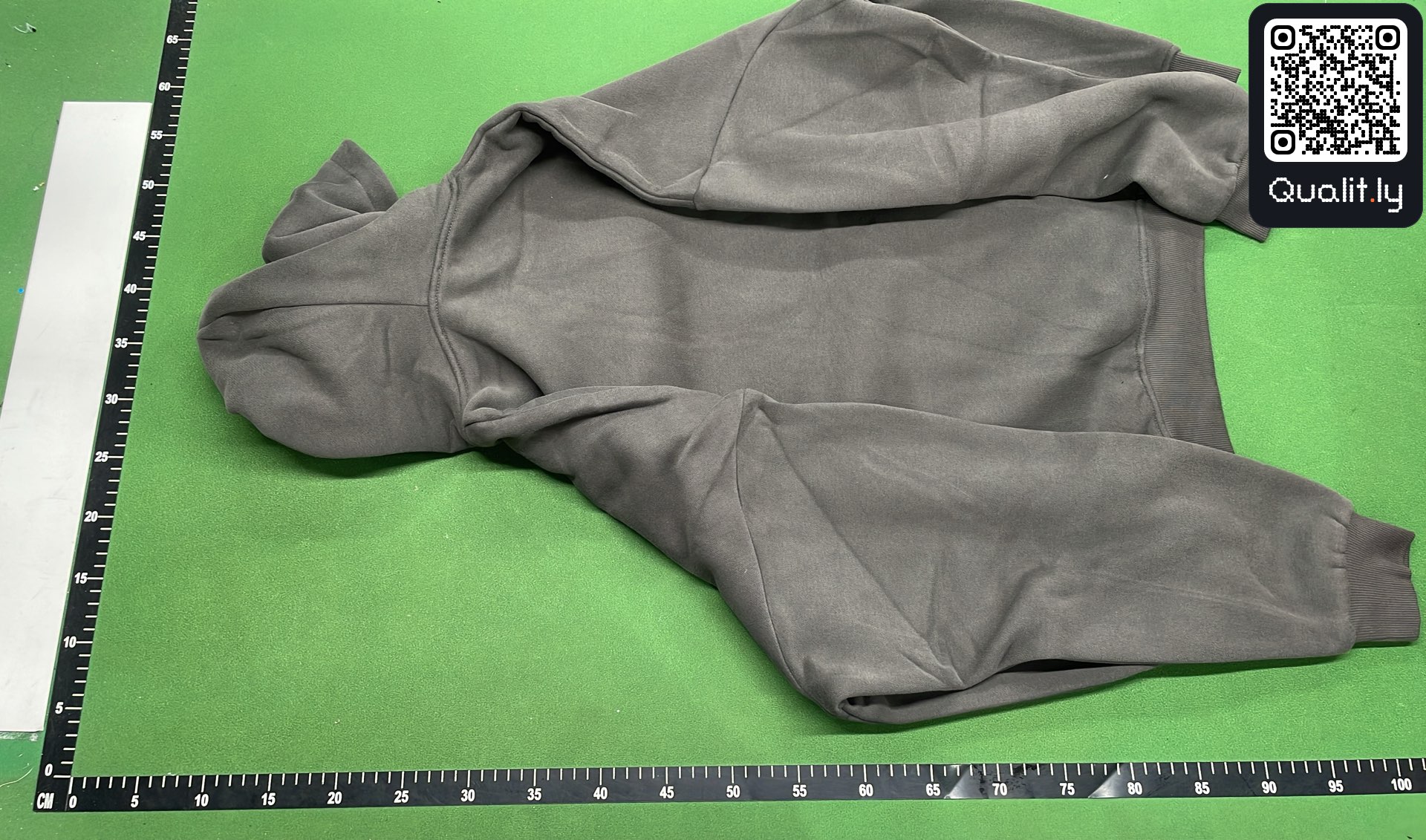 Hoodie QC photo 3 of 191