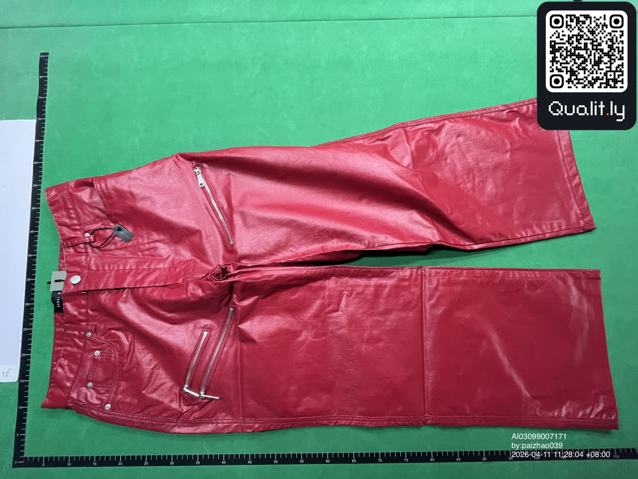 Jeansy — zdjęcie QC 3 z 4