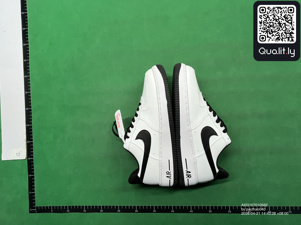 Sneakers QC photo 2 of 18