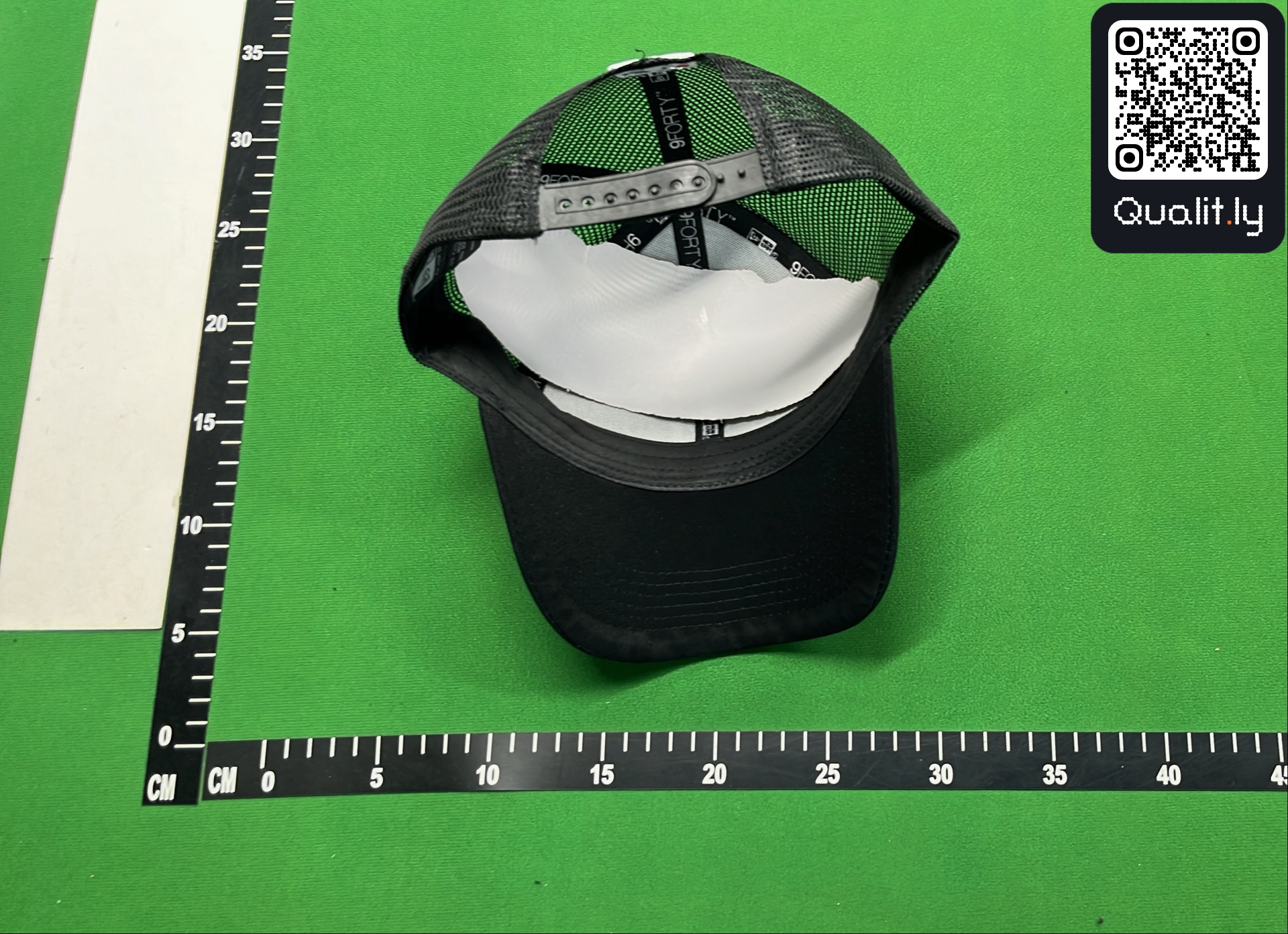 Pet — QC-foto 3 van 3