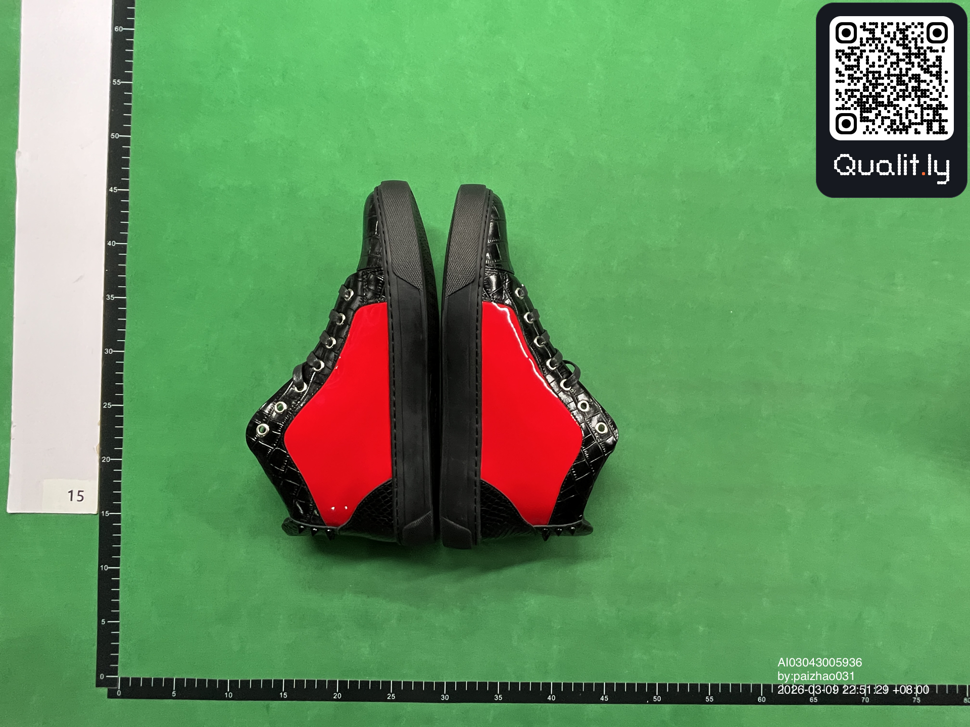 Sneakers — foto QC 3 di 10