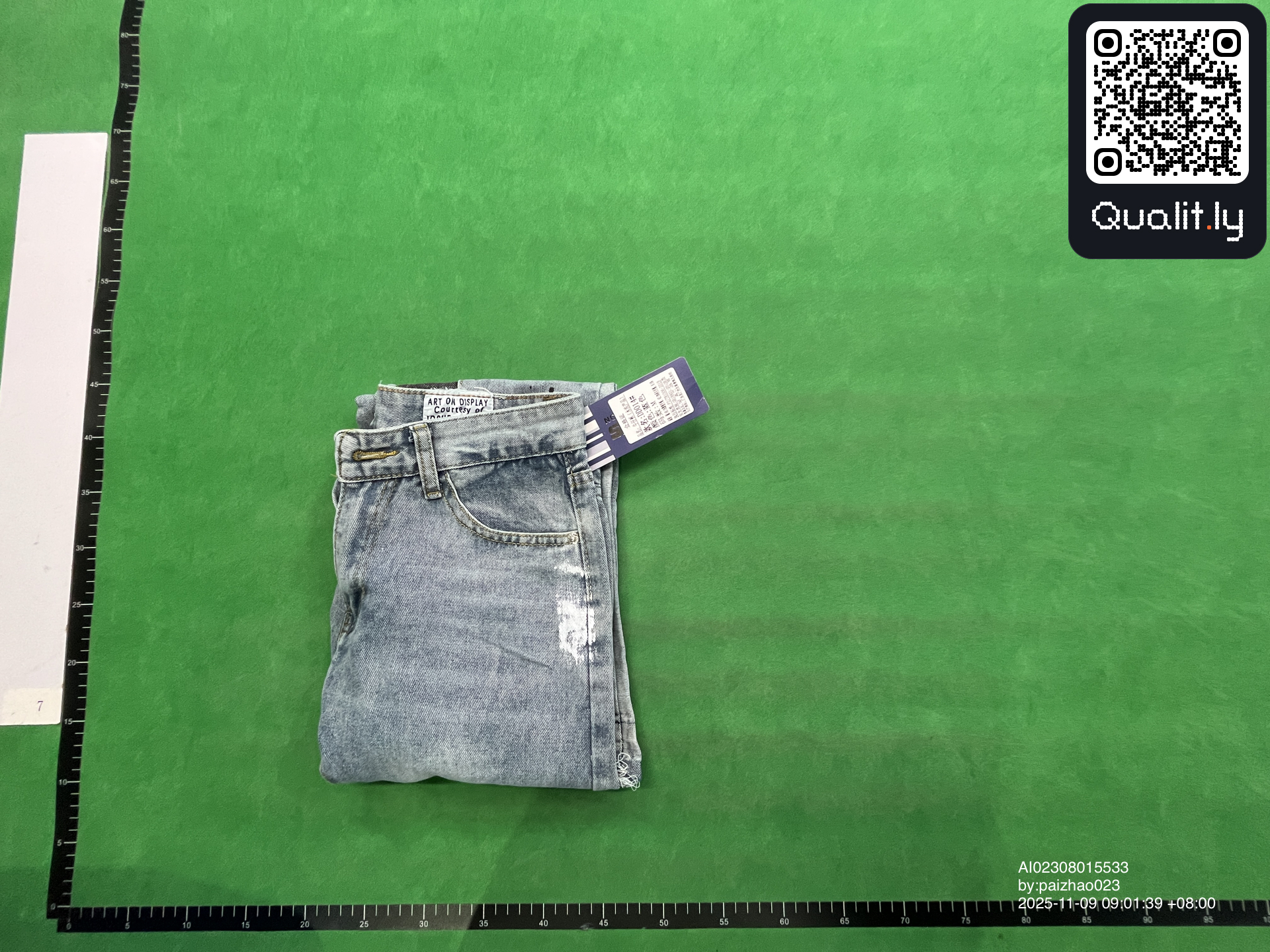 Jeans — QC-foto 1 av 4