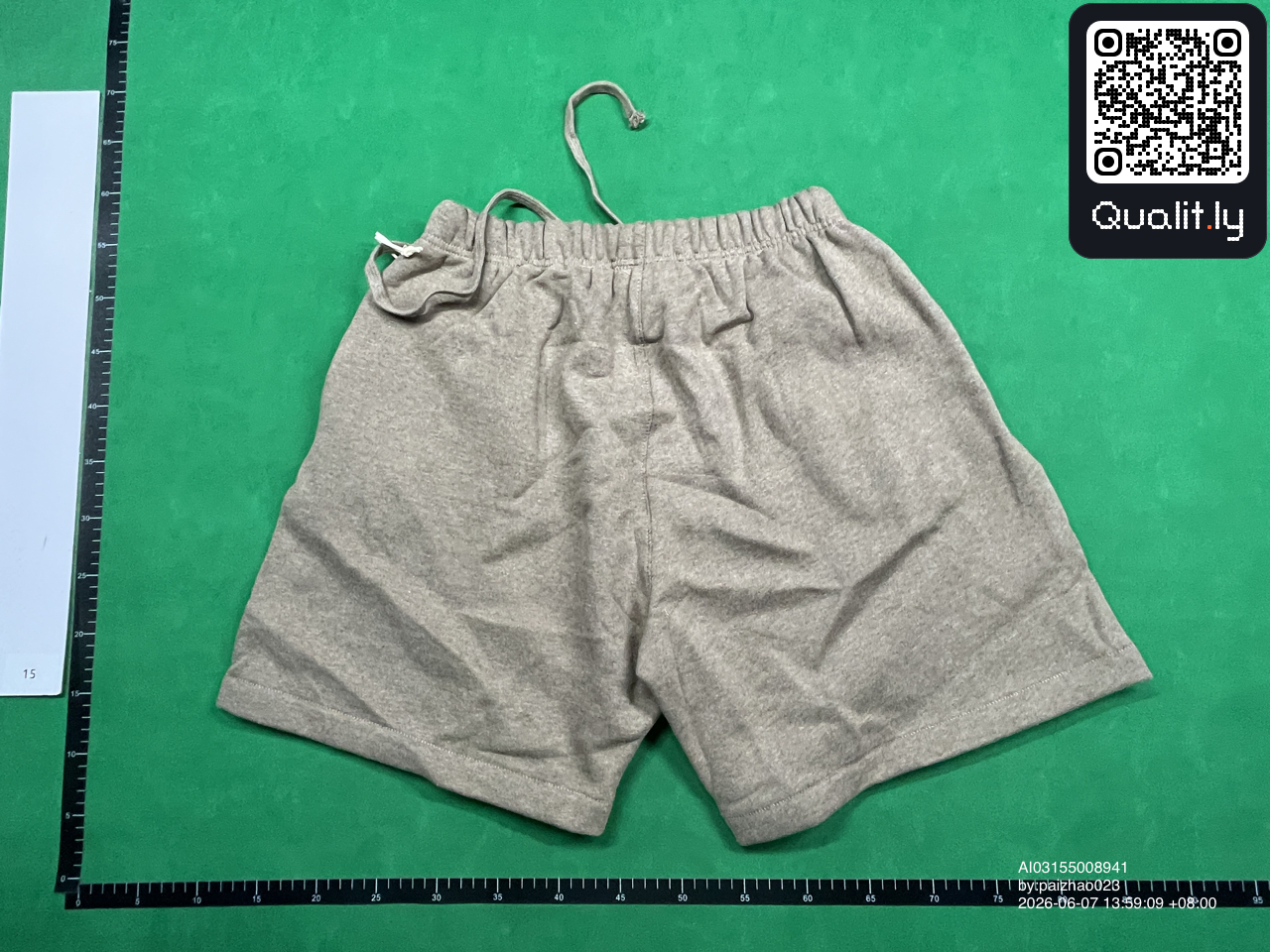 Shorts QC photo 2 of 36