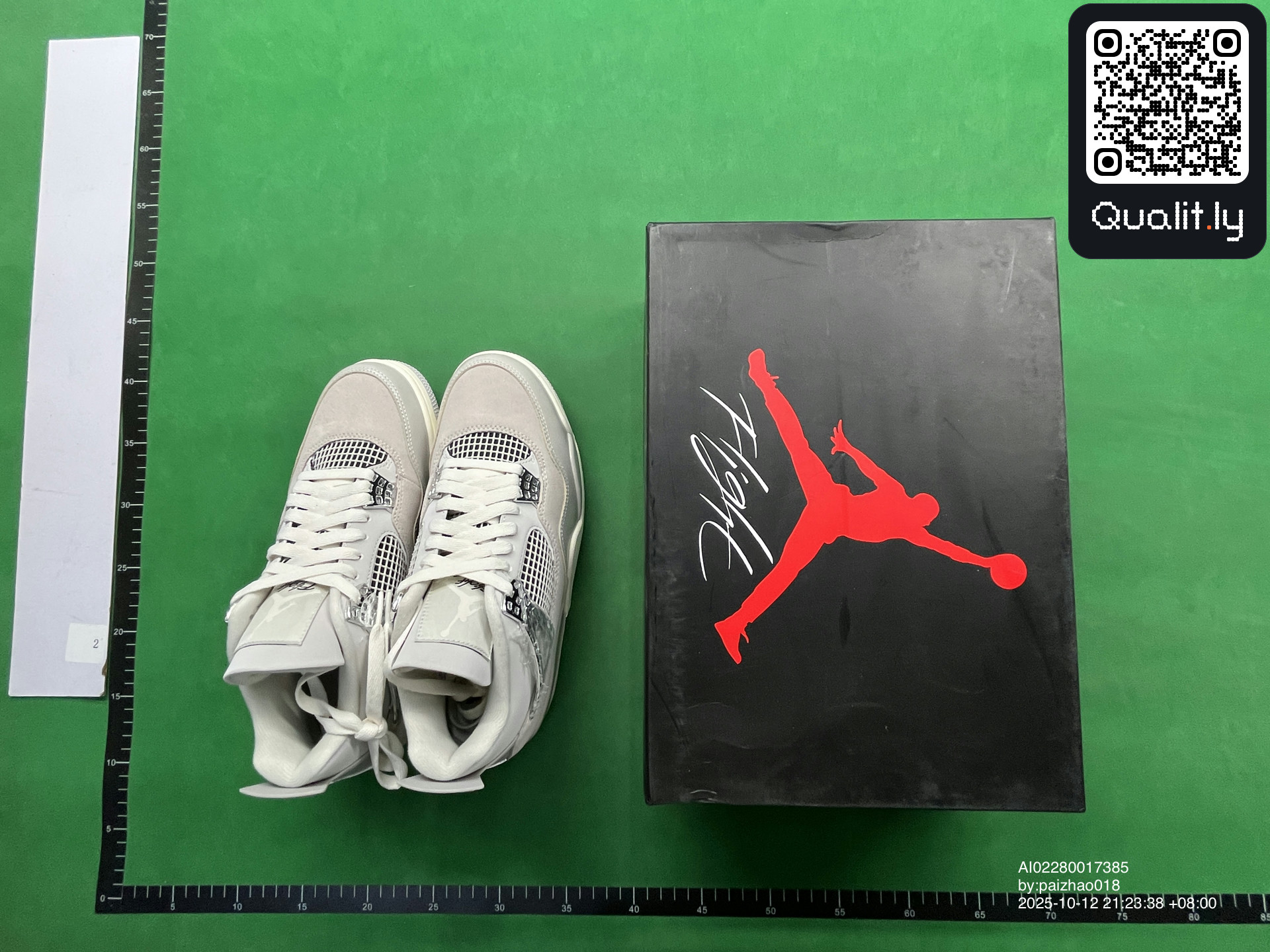 Sneakers QC photo 1 of 36