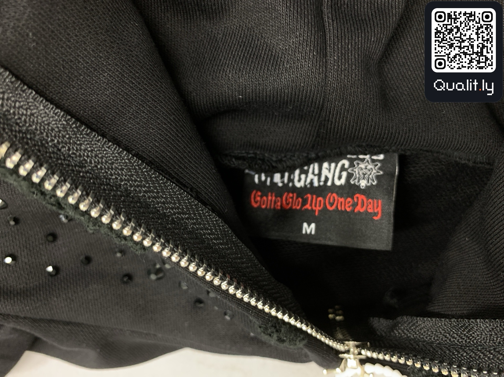 Camisola com capuz — foto QC 1 de 4