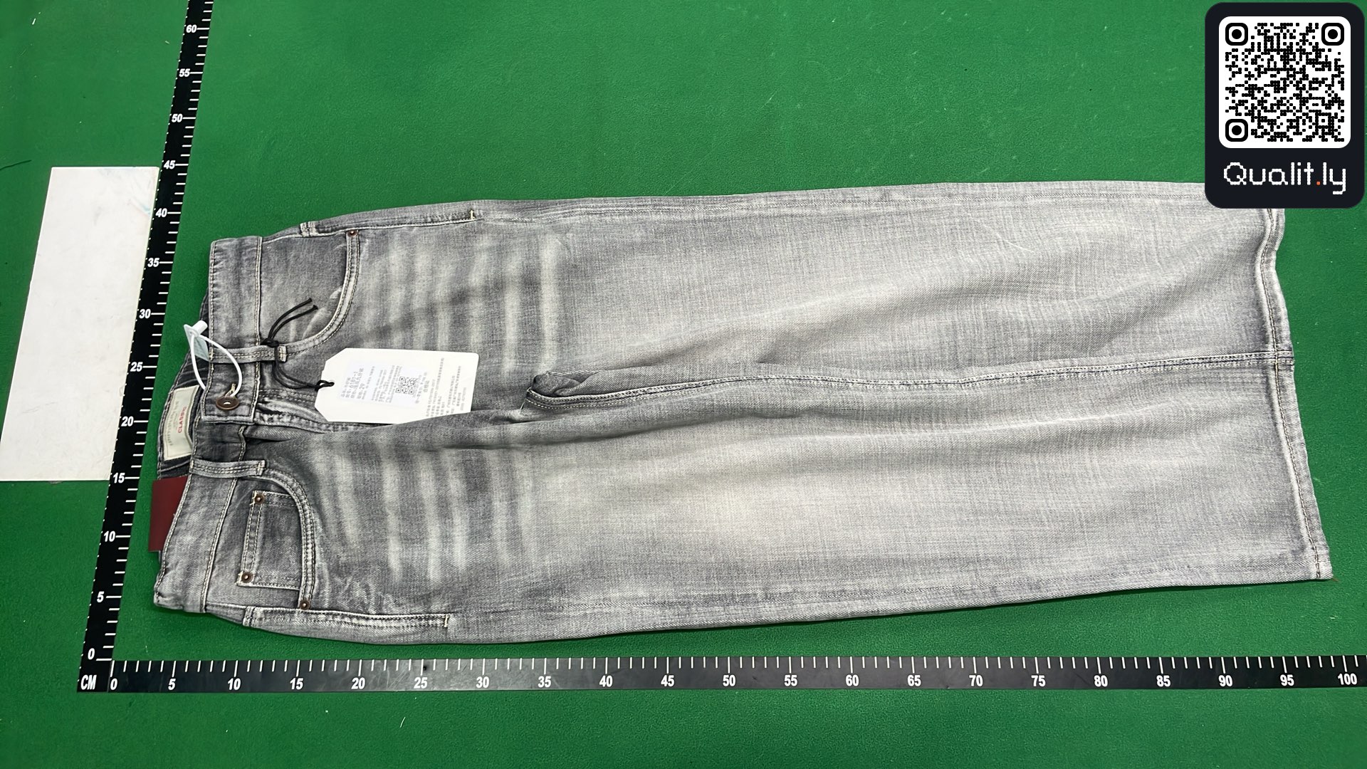 Jeans — foto QC 2 di 8
