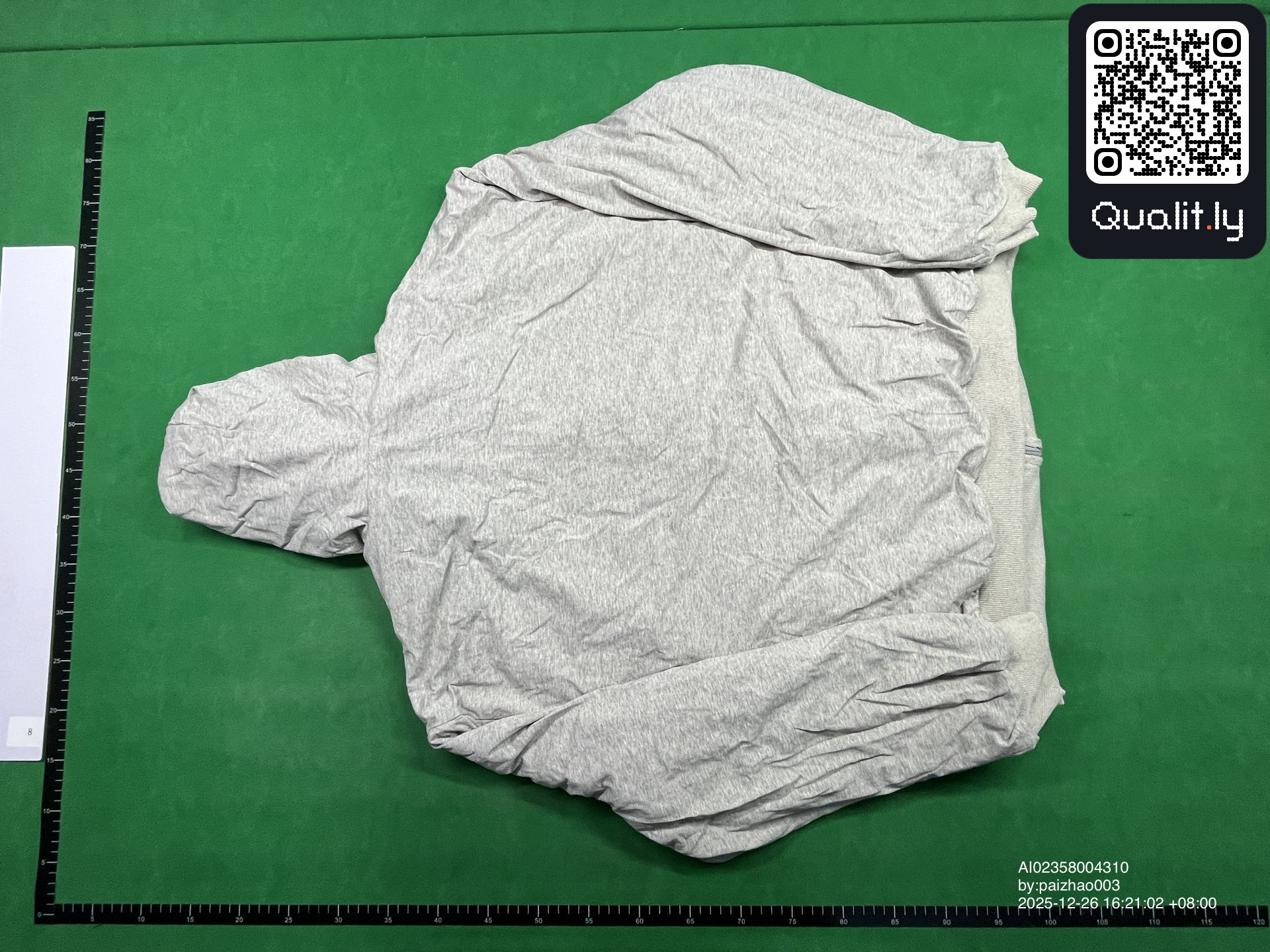 Hoodie QC photo 2 of 4