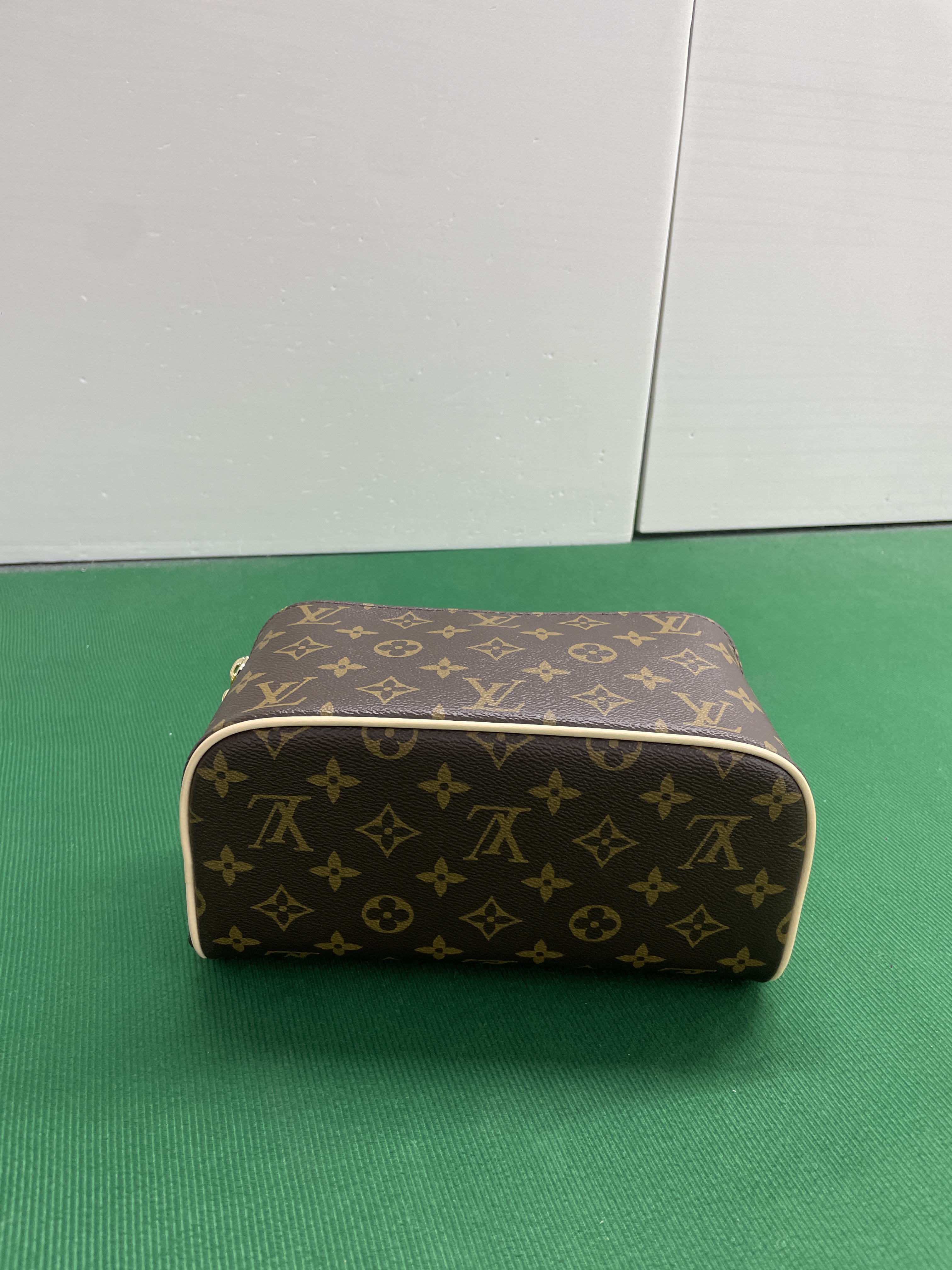 Bag QC photo 3 of 5