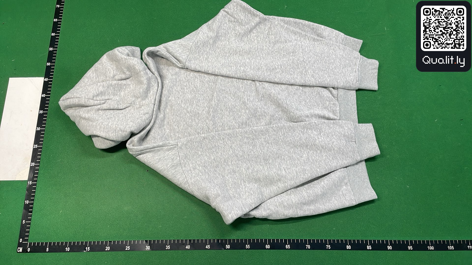 Hoodie QC photo 3 of 136