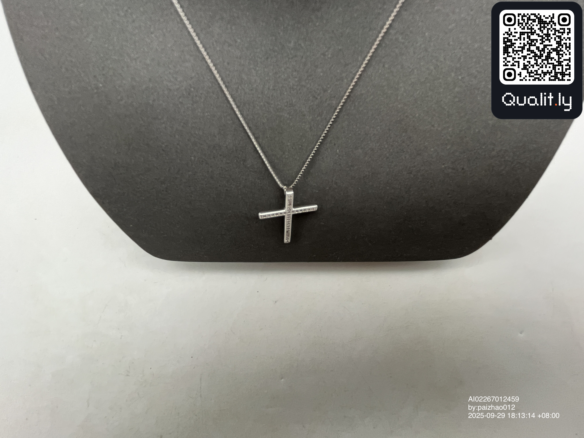 Schmuck — QC-Foto 2 von 3