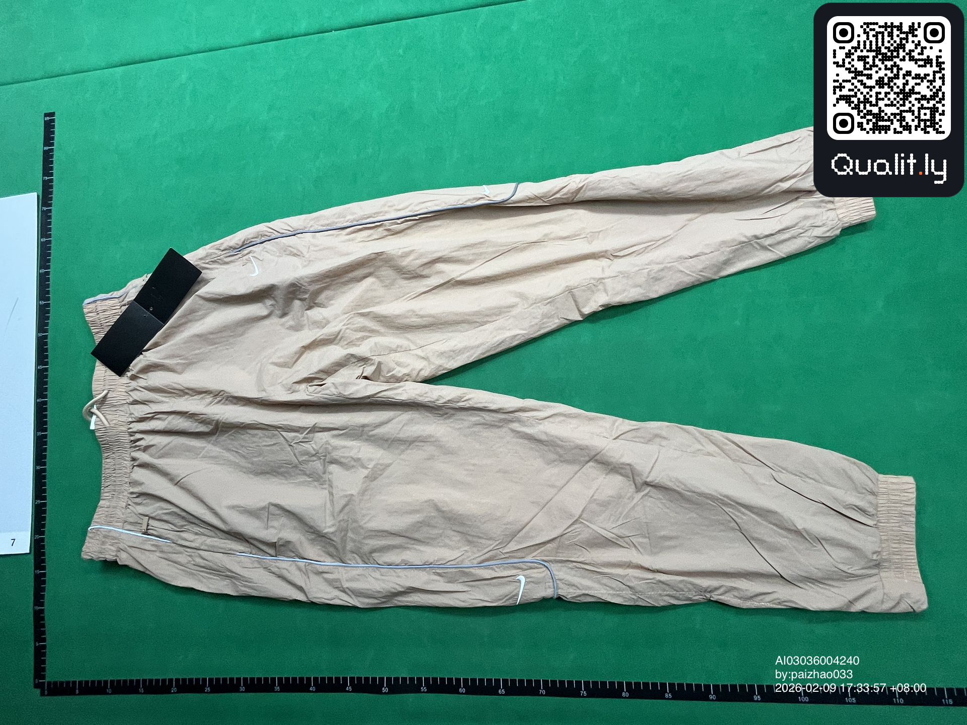 Pantaloni — foto QC 3 di 4
