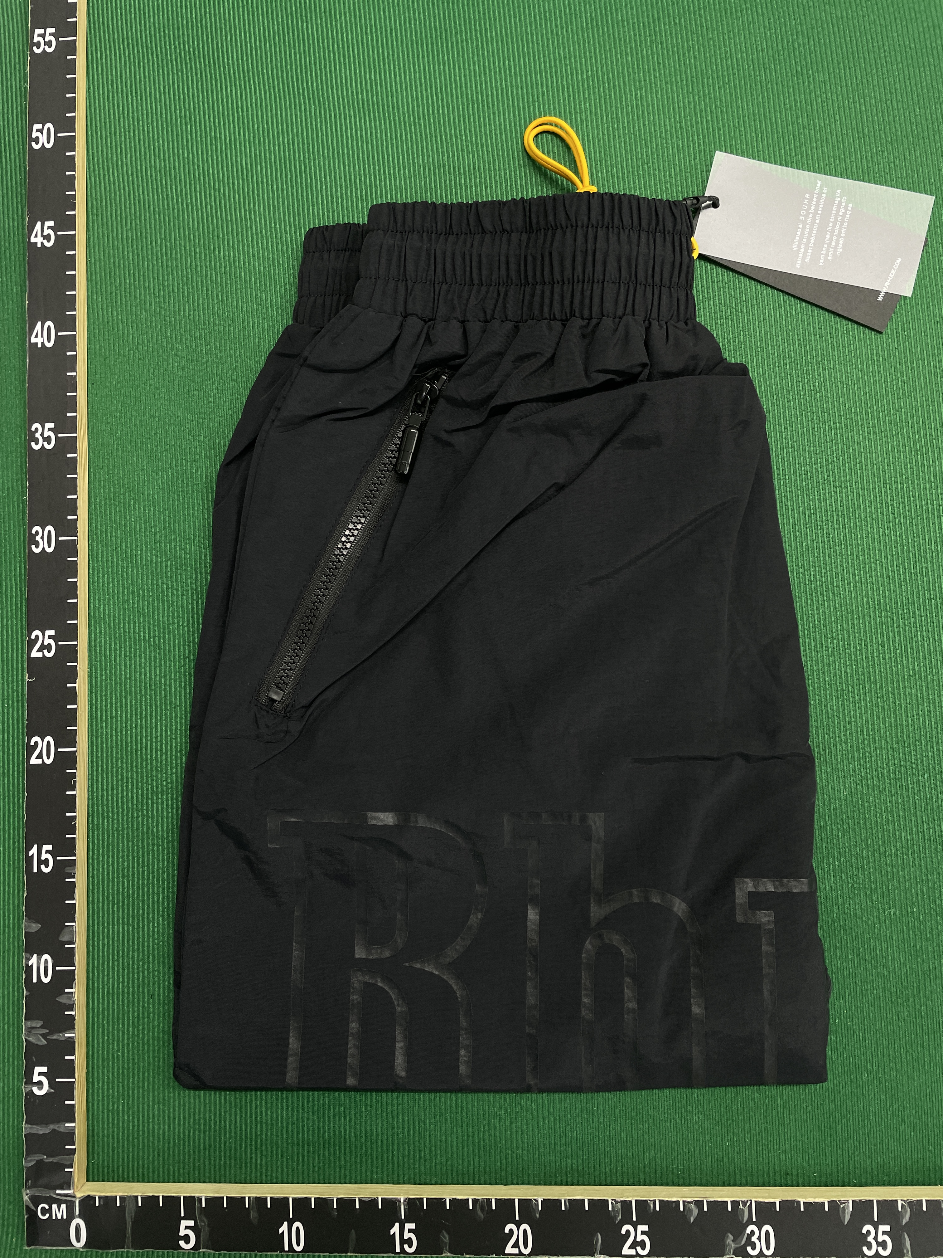 Shorts QC photo 3 of 53