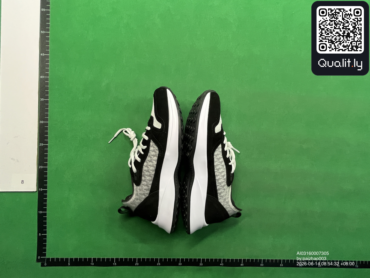 Sneakers — QC-foto 2 van 10