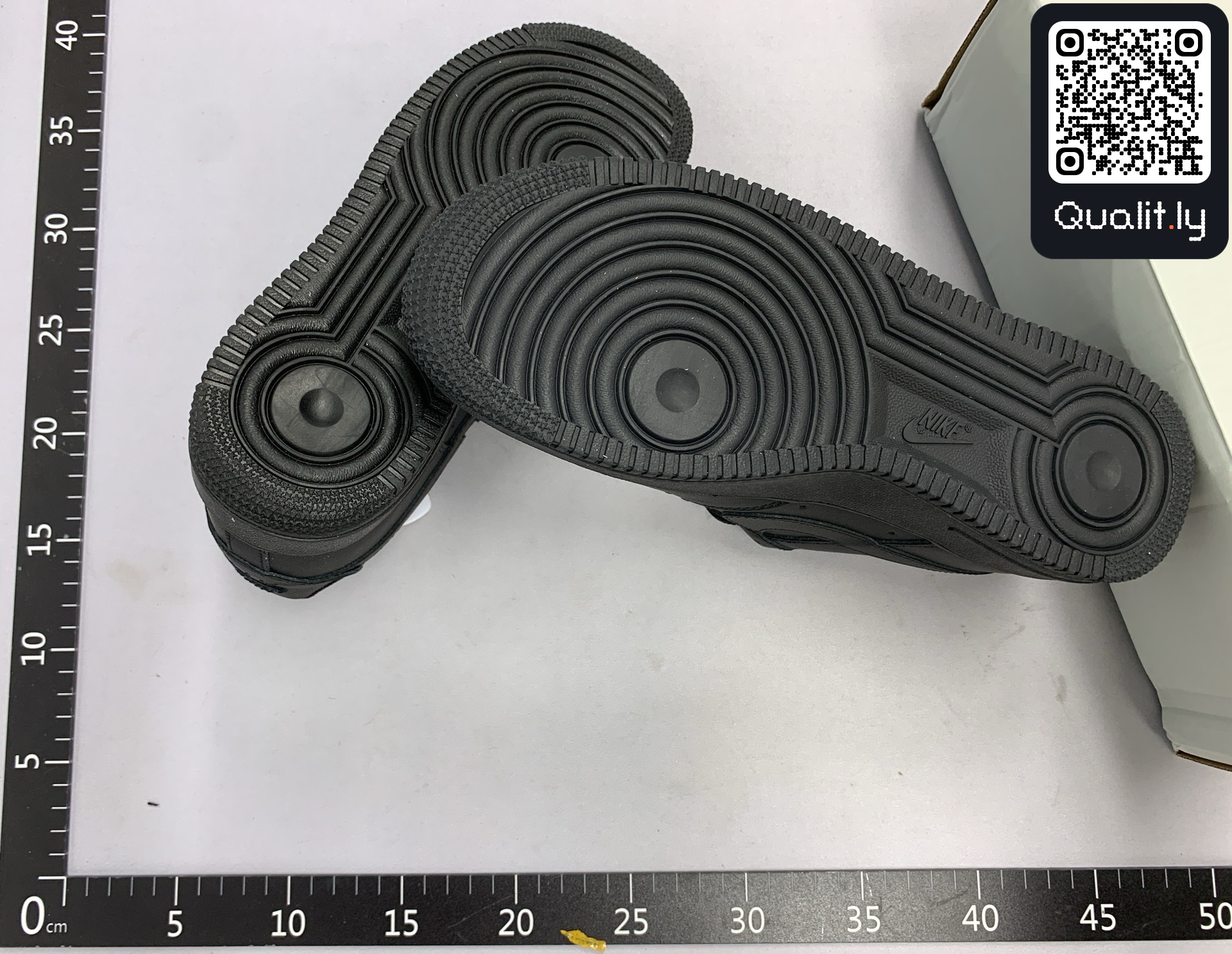 Sneakersy — zdjęcie QC 2 z 17