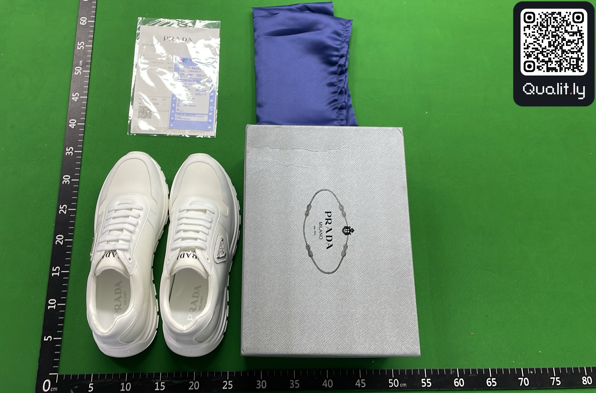 Sneakers QC photo 1 of 130