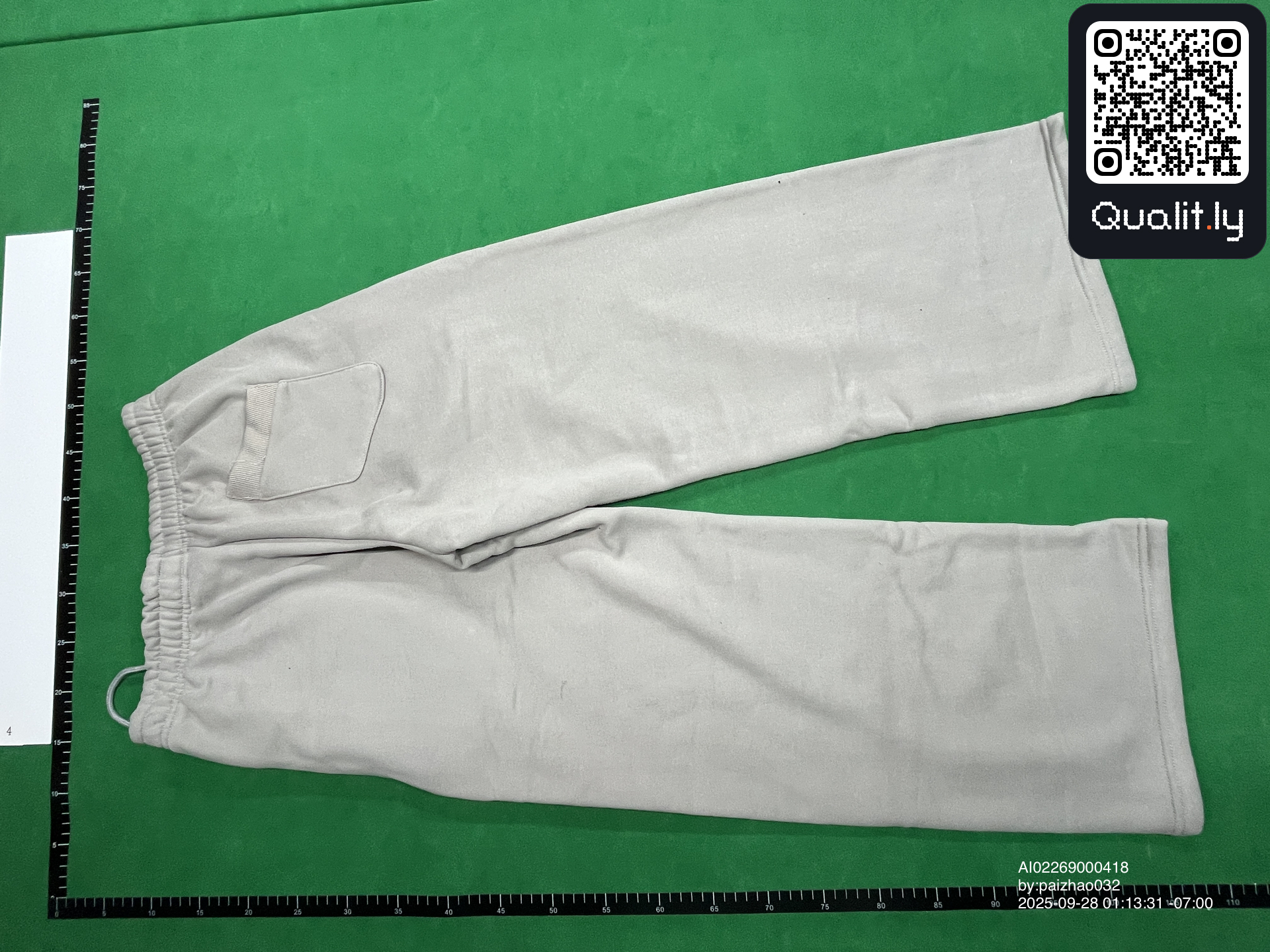 Hoodie — QC-foto 2 van 21
