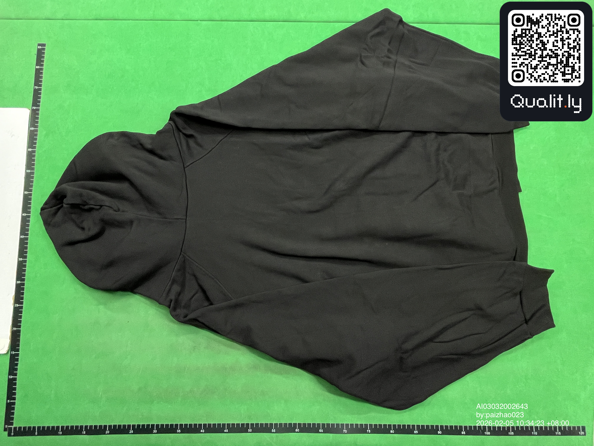 Hoodie QC photo 3 of 30