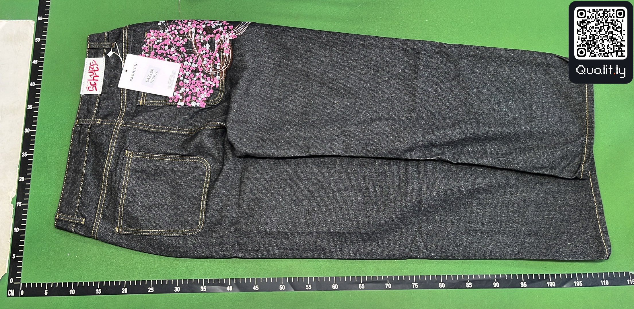 Jeans — foto QC 3 di 4