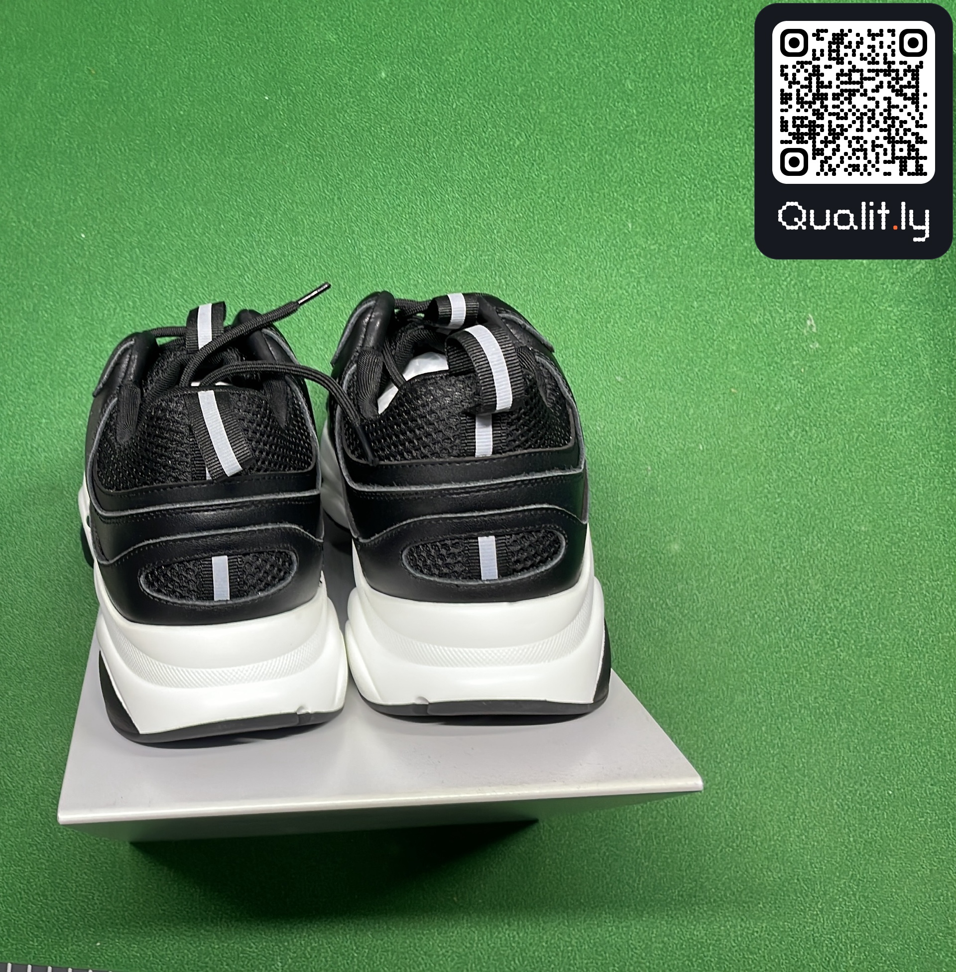 Sneakers — QC-foto 3 av 6