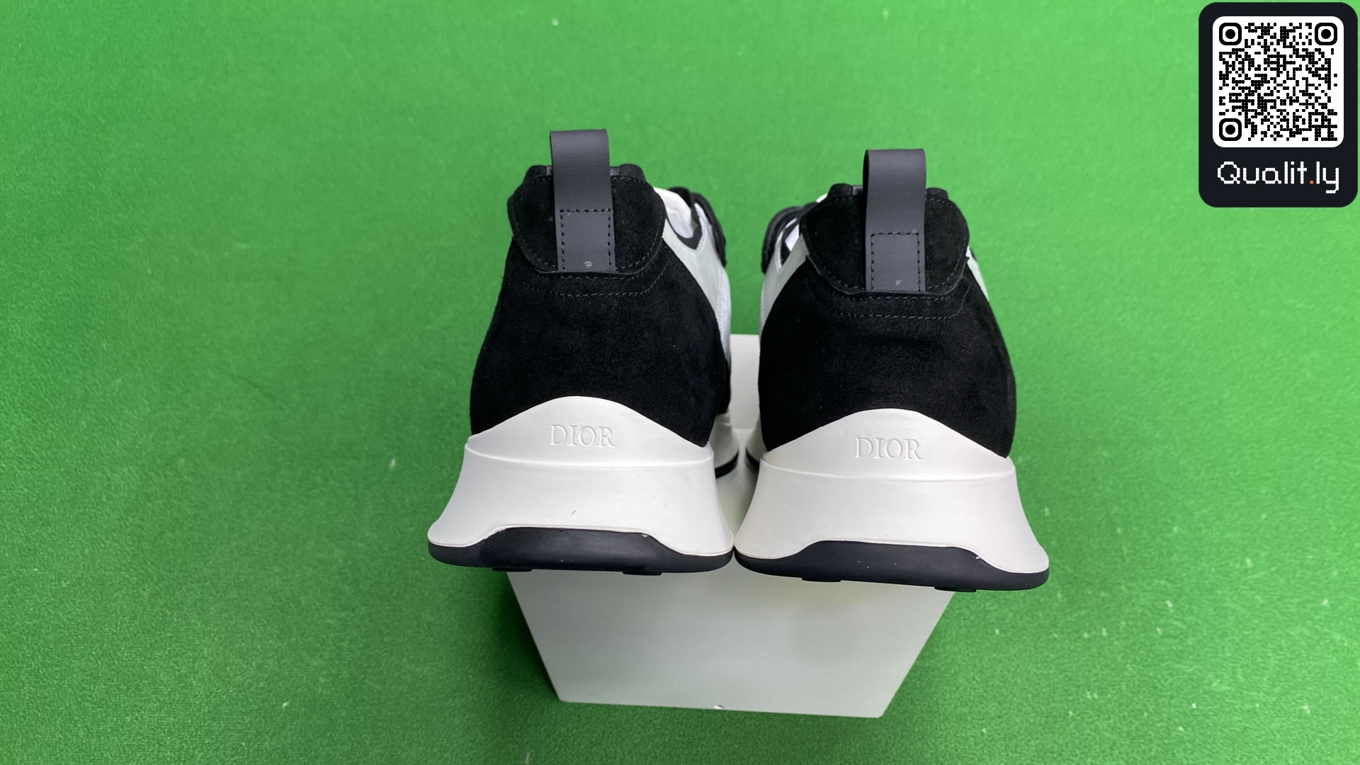 Sneakers — foto QC 3 di 90