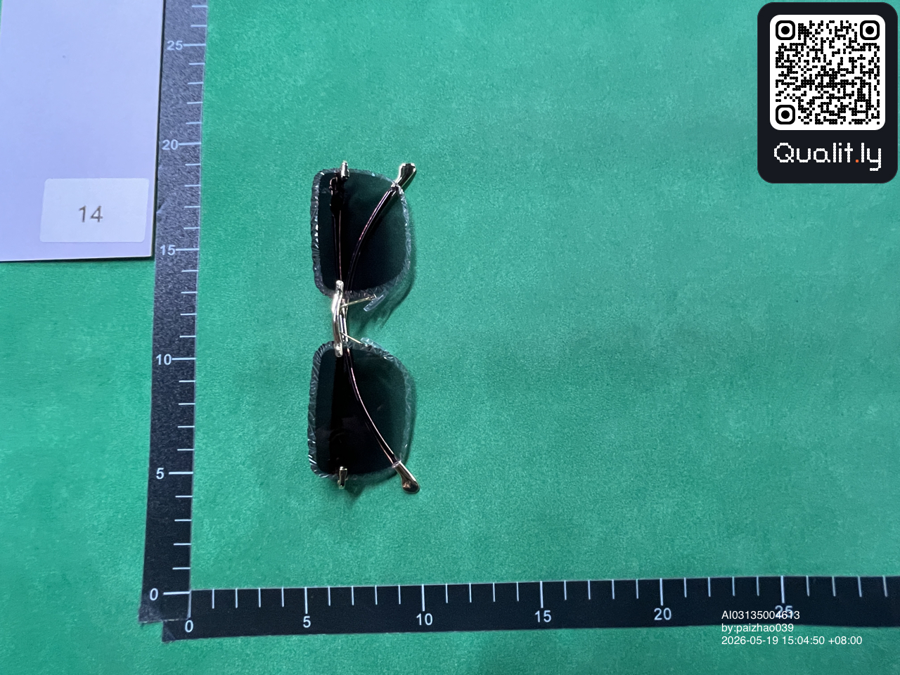 Sunglasses QC photo 3 of 3