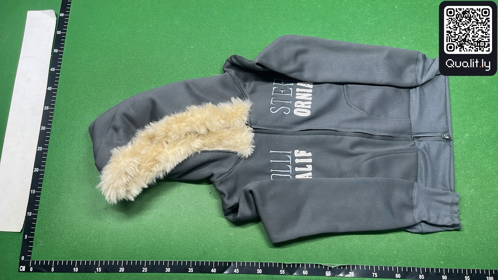 Camisola com capuz — foto QC 2 de 8