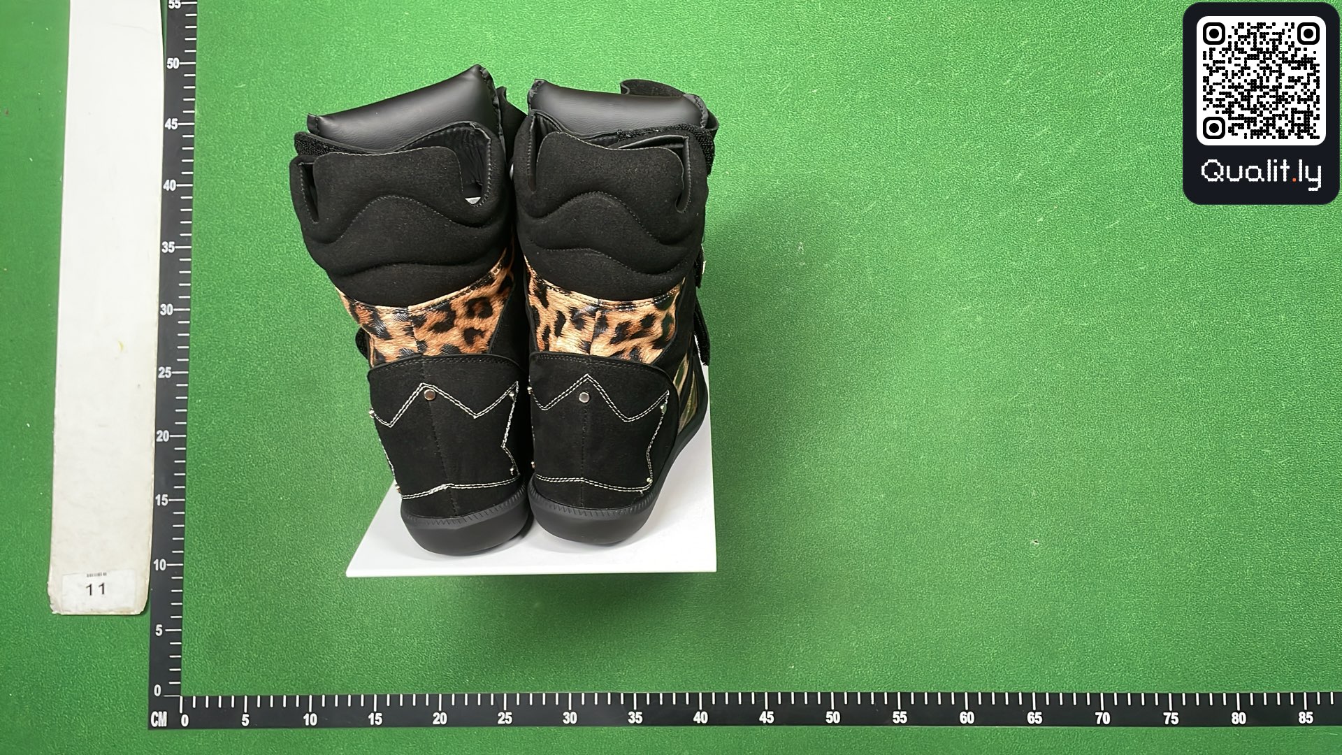 Sneakers QC photo 3 of 6
